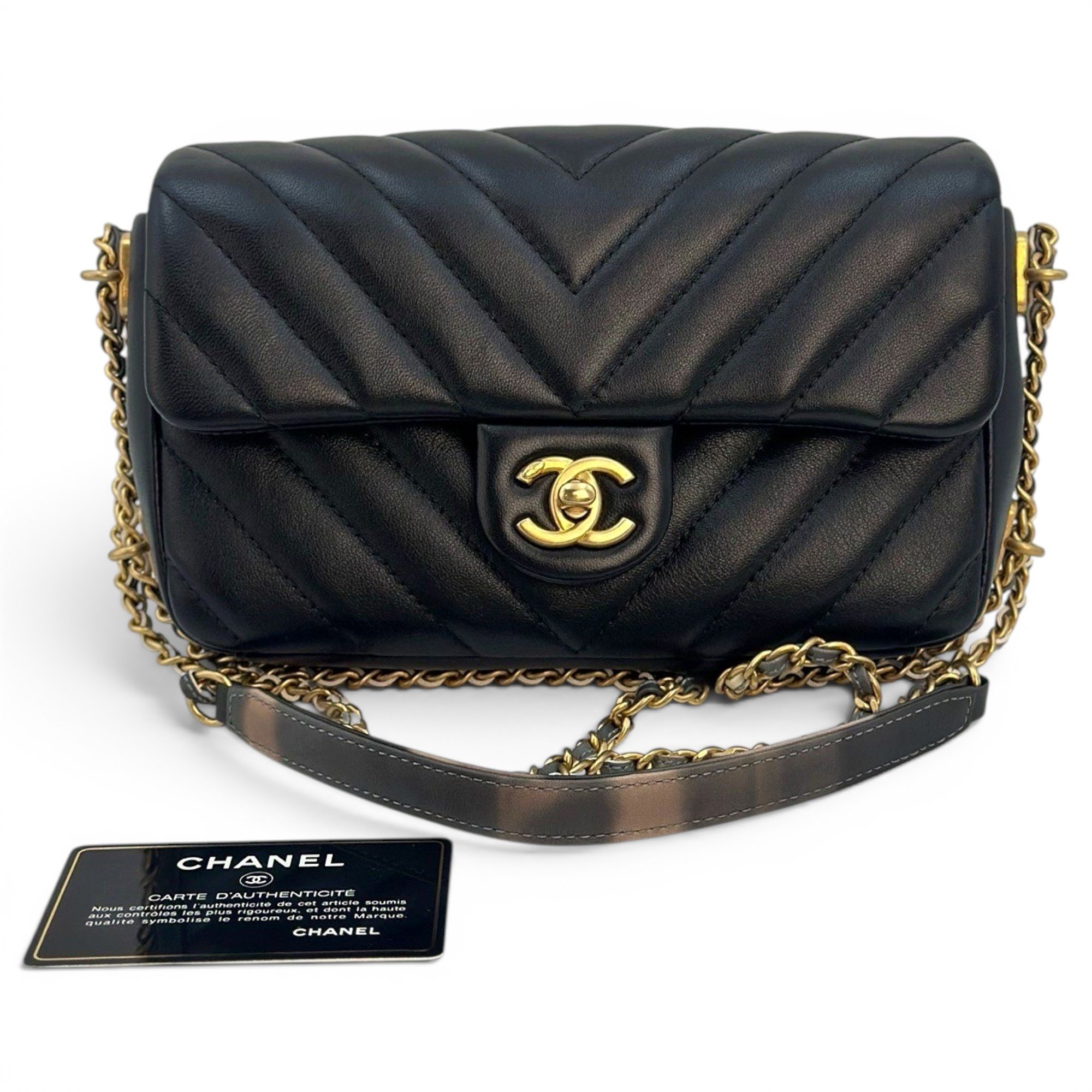 Trendy CC leather handbag