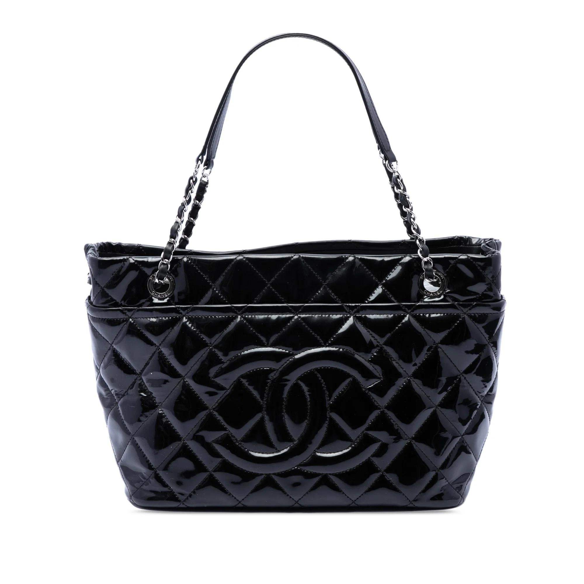 Timeless/Classique patent leather handbag