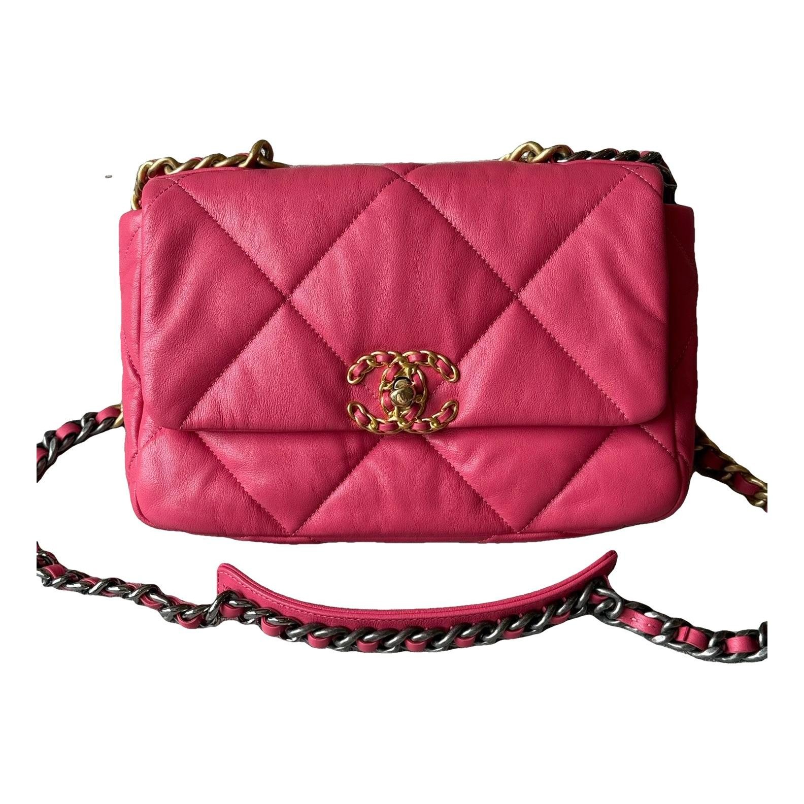 Chanel 19 leather handbag
