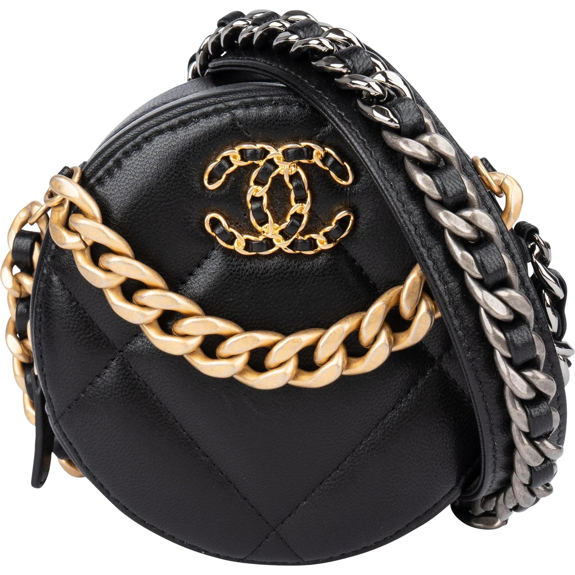 Chanel 19 leather crossbody bag