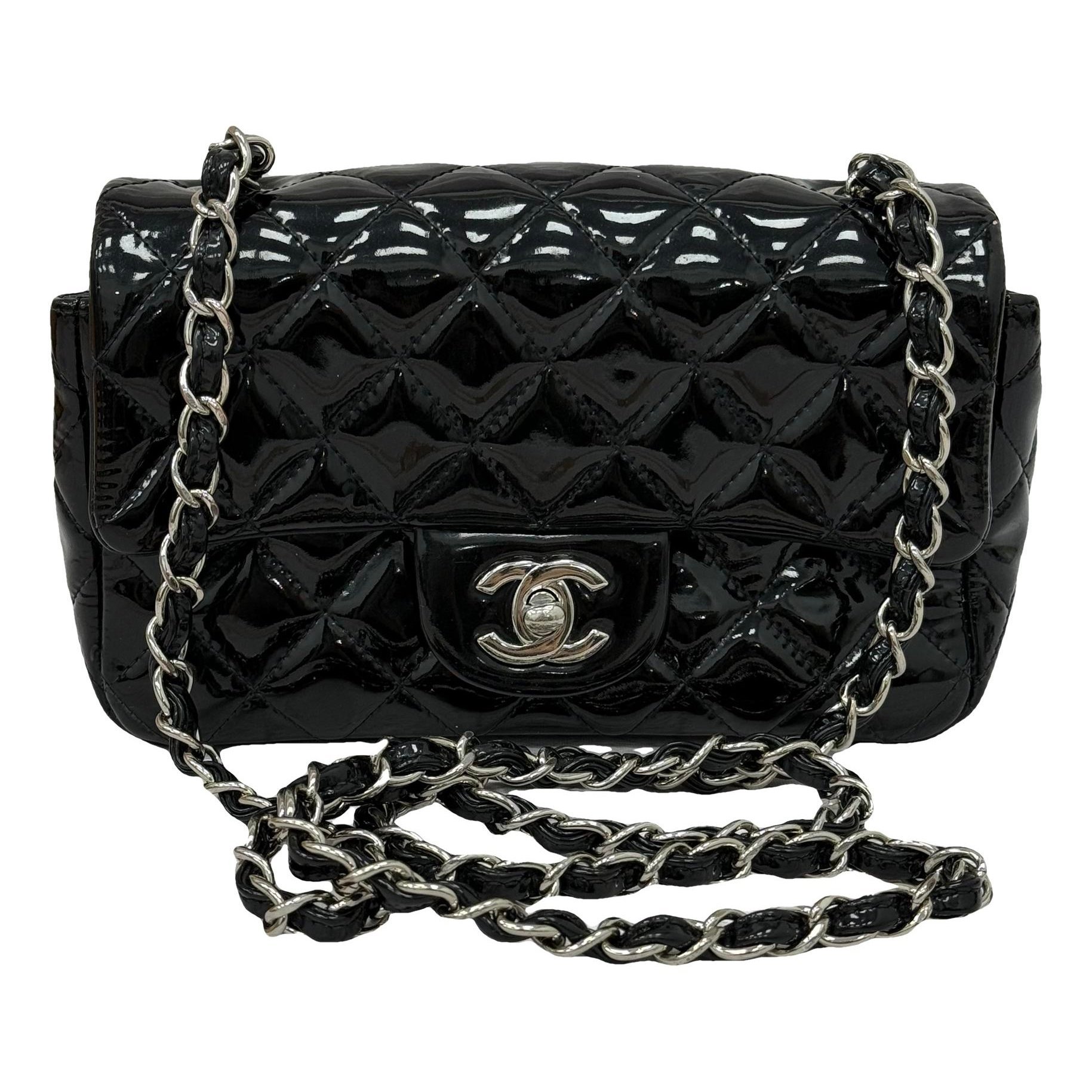 Timeless/Classique patent leather handbag