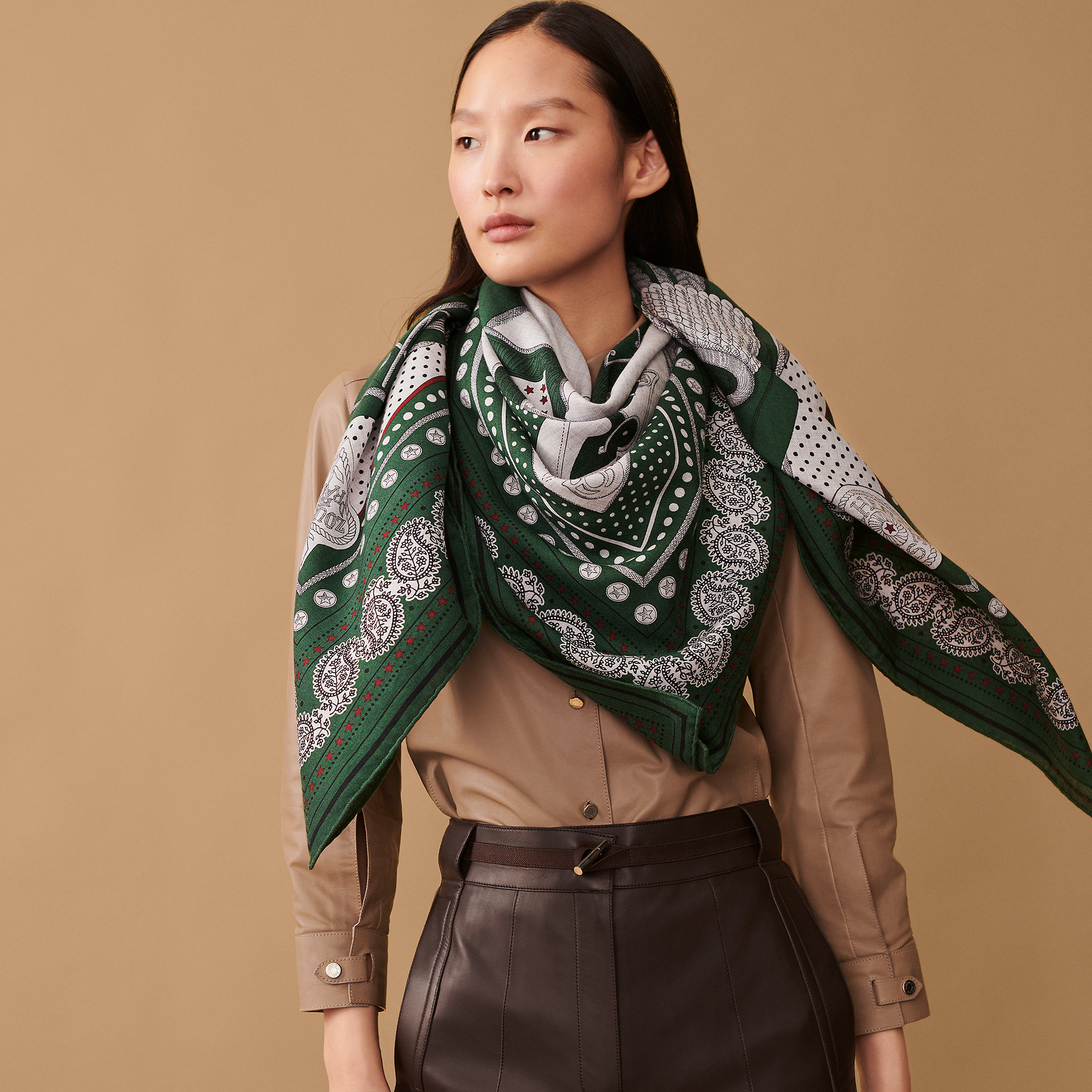 【美品】  HERMES / エルメス | Zouaves et Dragons Bandana ズアヴとドラゴン カレジェアン140 ストール | ブラック HERMES（エルメス） カレジェアン カレ140 Zouaves et Dragons Bandana