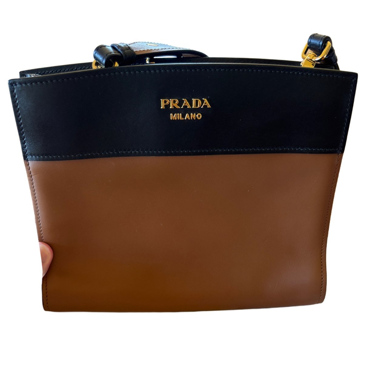 Leather handbag