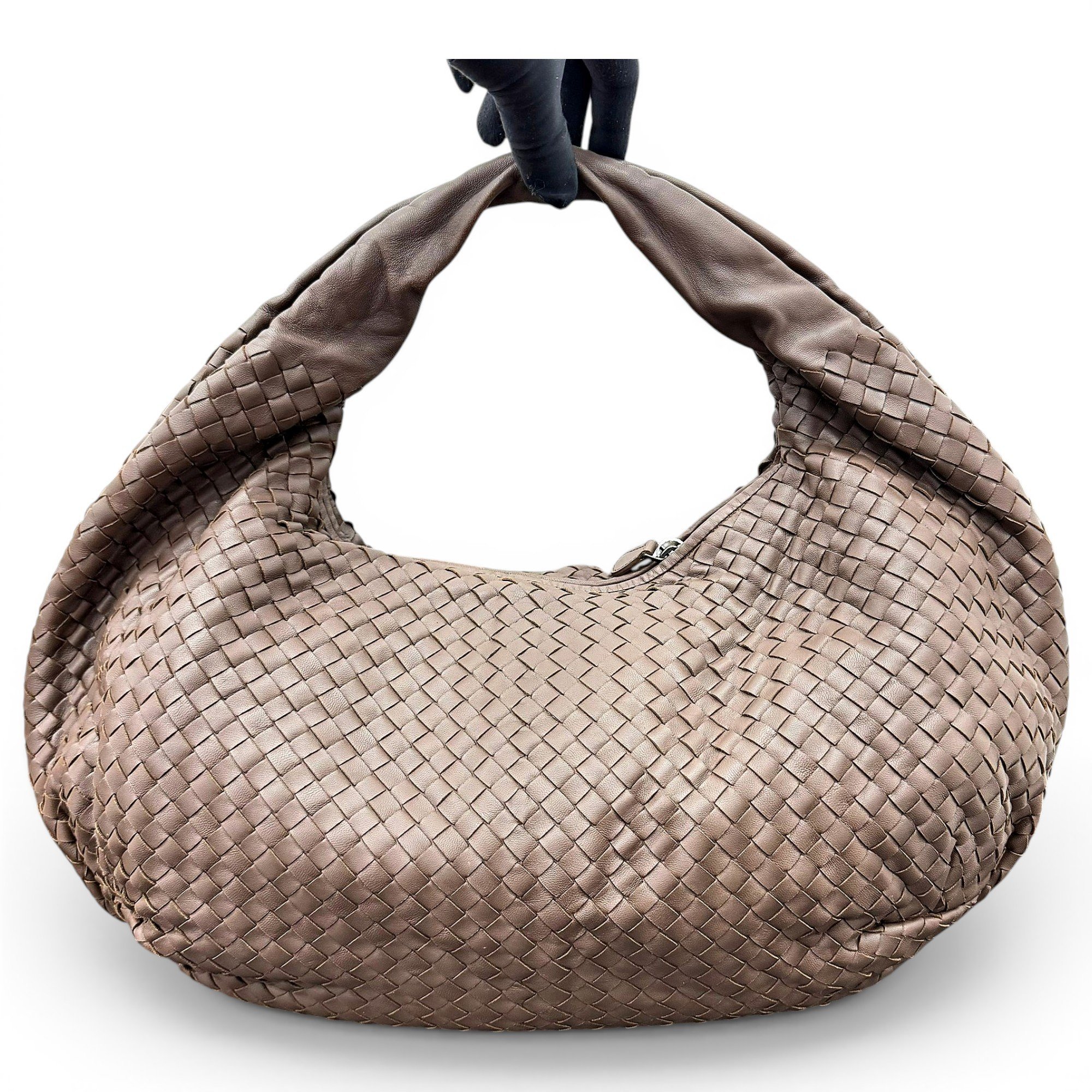 Veneta leather handbag