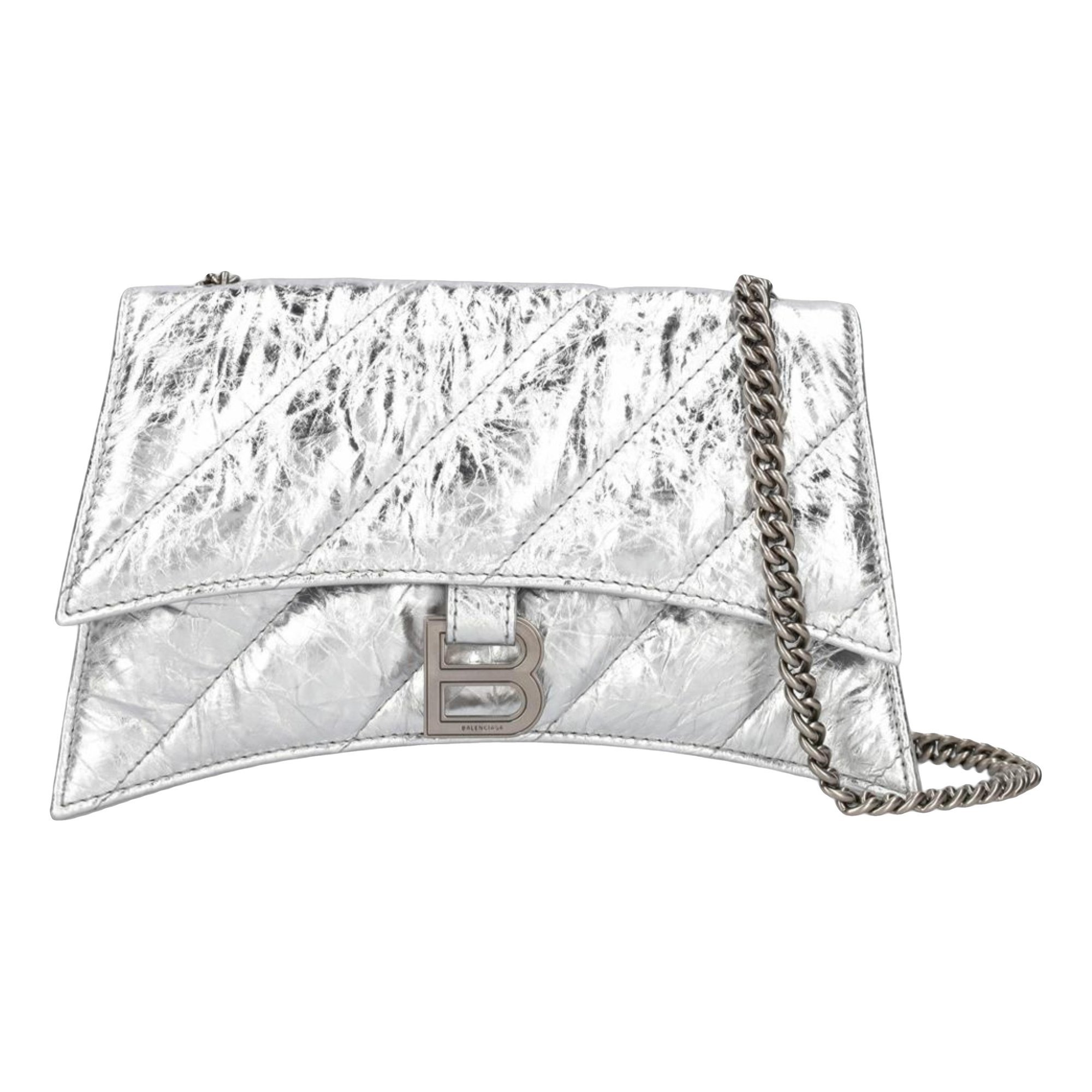 Crush leather crossbody bag