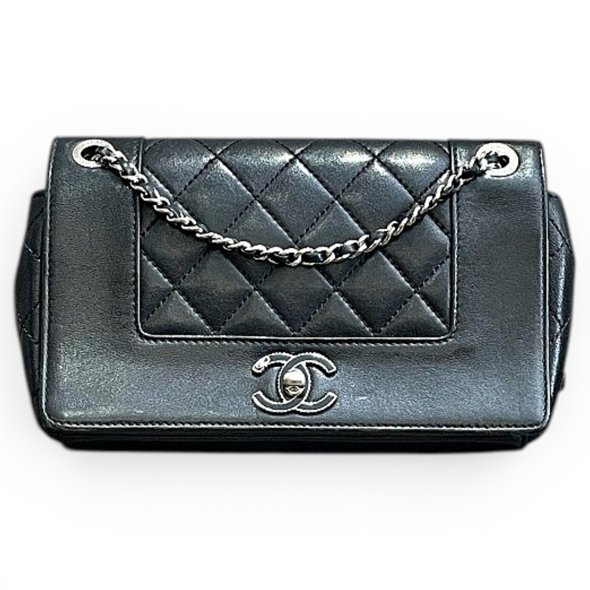 Wallet On Chain leather crossbody bag