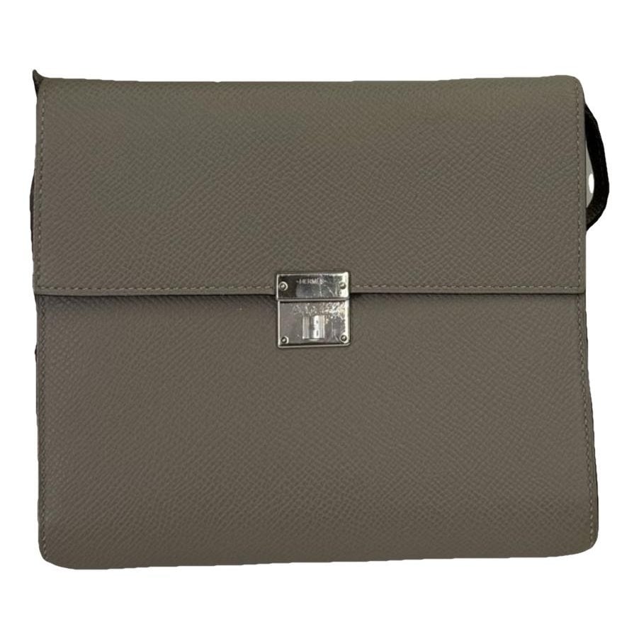 Clic 16 leather crossbody bag