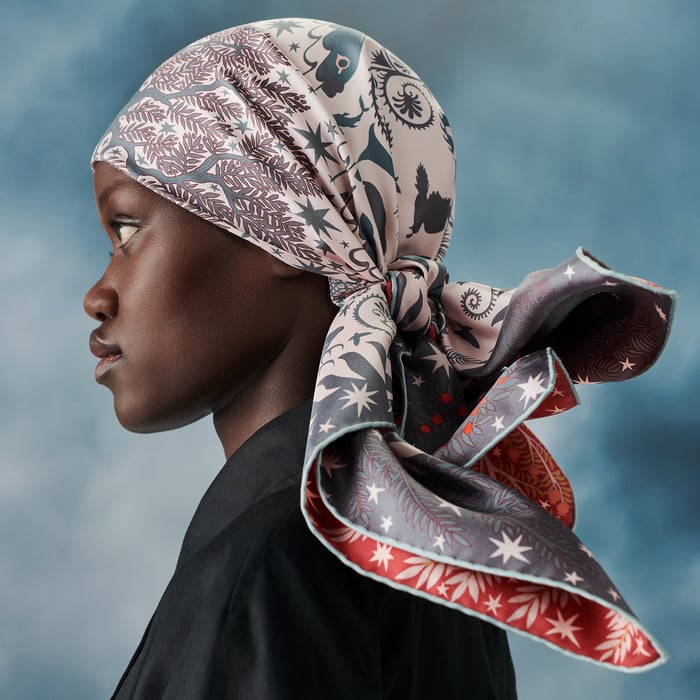 Sous Le Charme d'Orphee Double Face Scarf 90