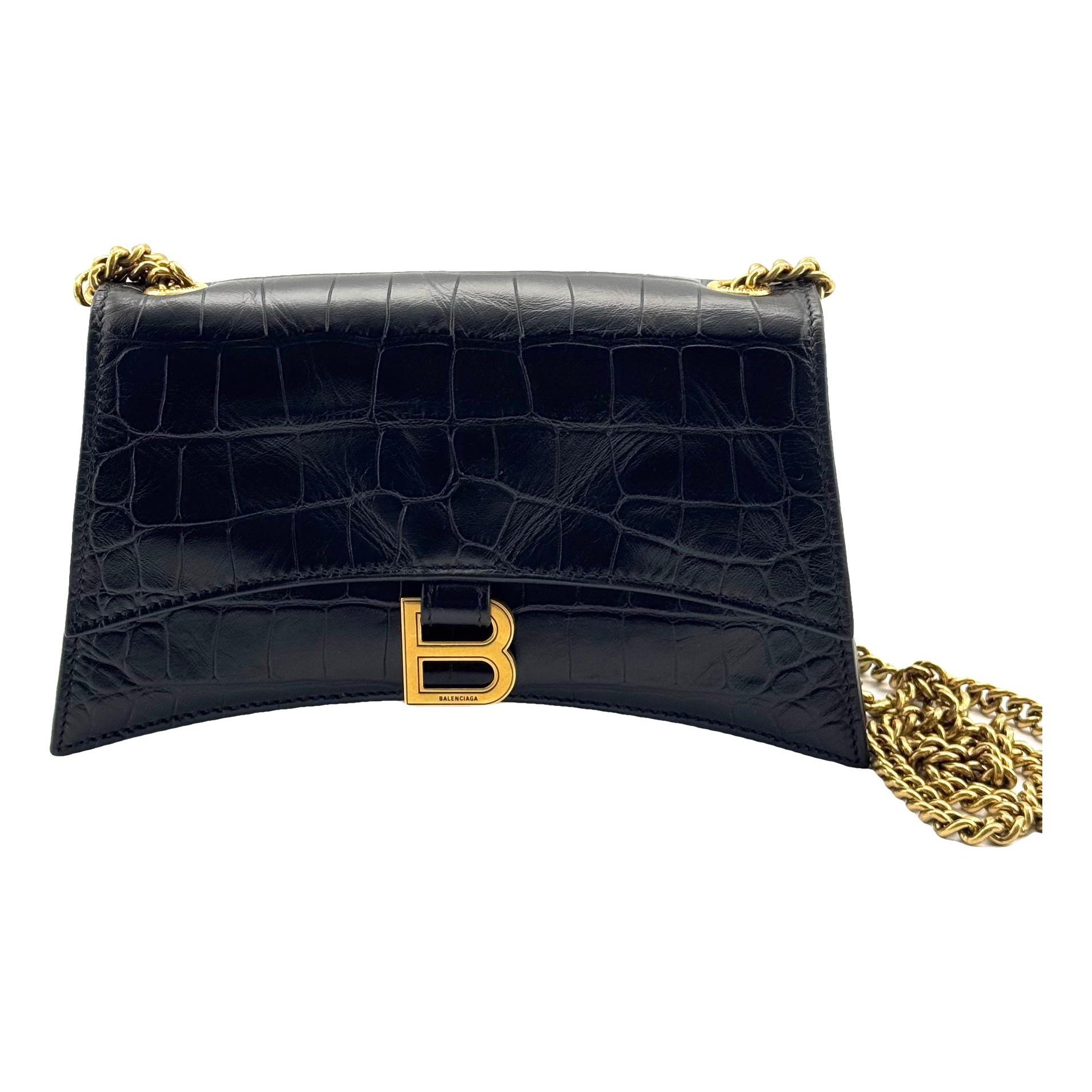 Crush leather crossbody bag