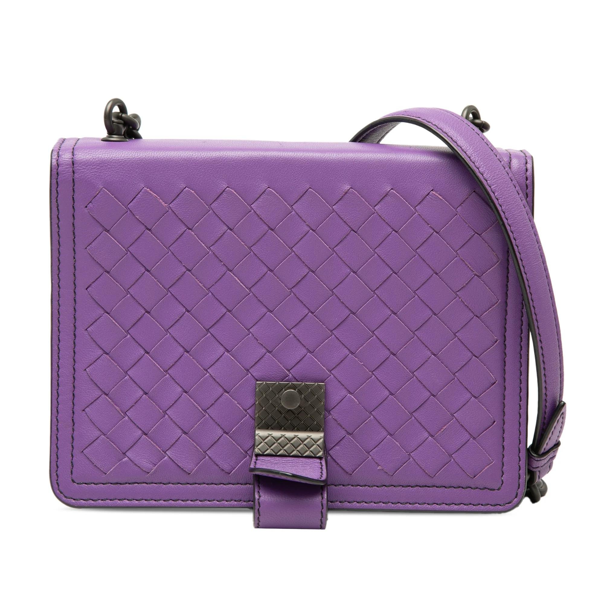 Veneta leather handbag
