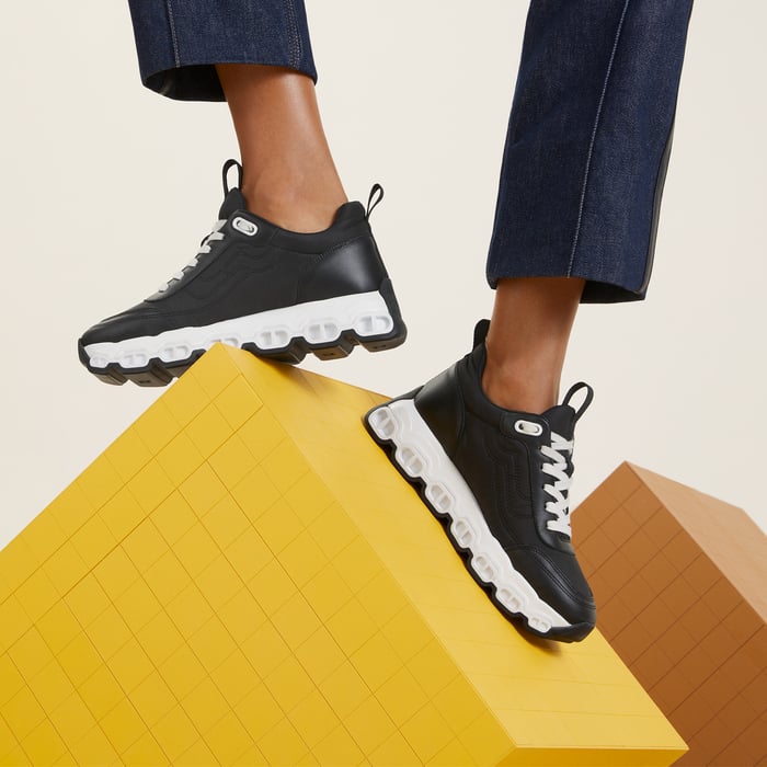Noir Impulse 스니커즈