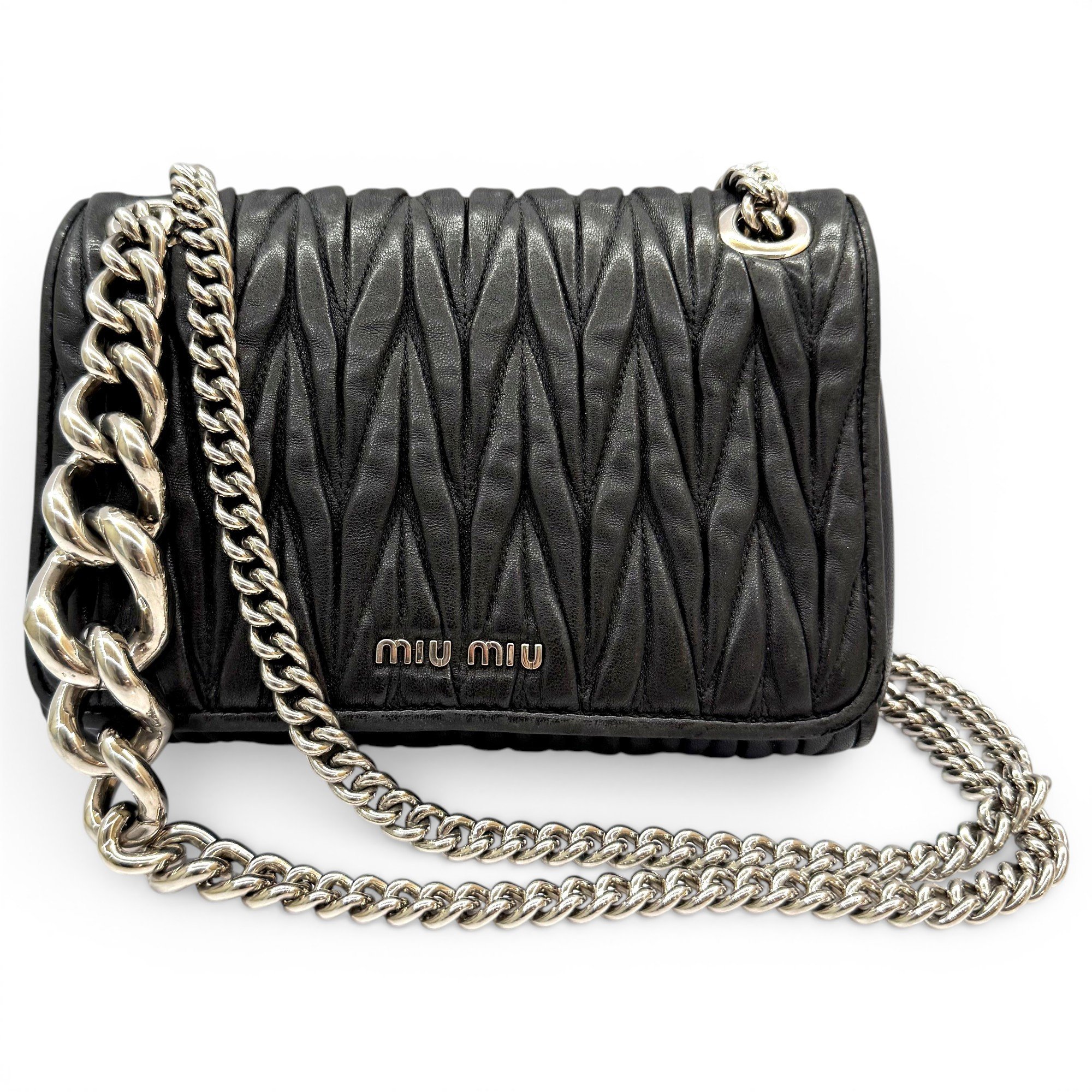 Matelassé leather handbag