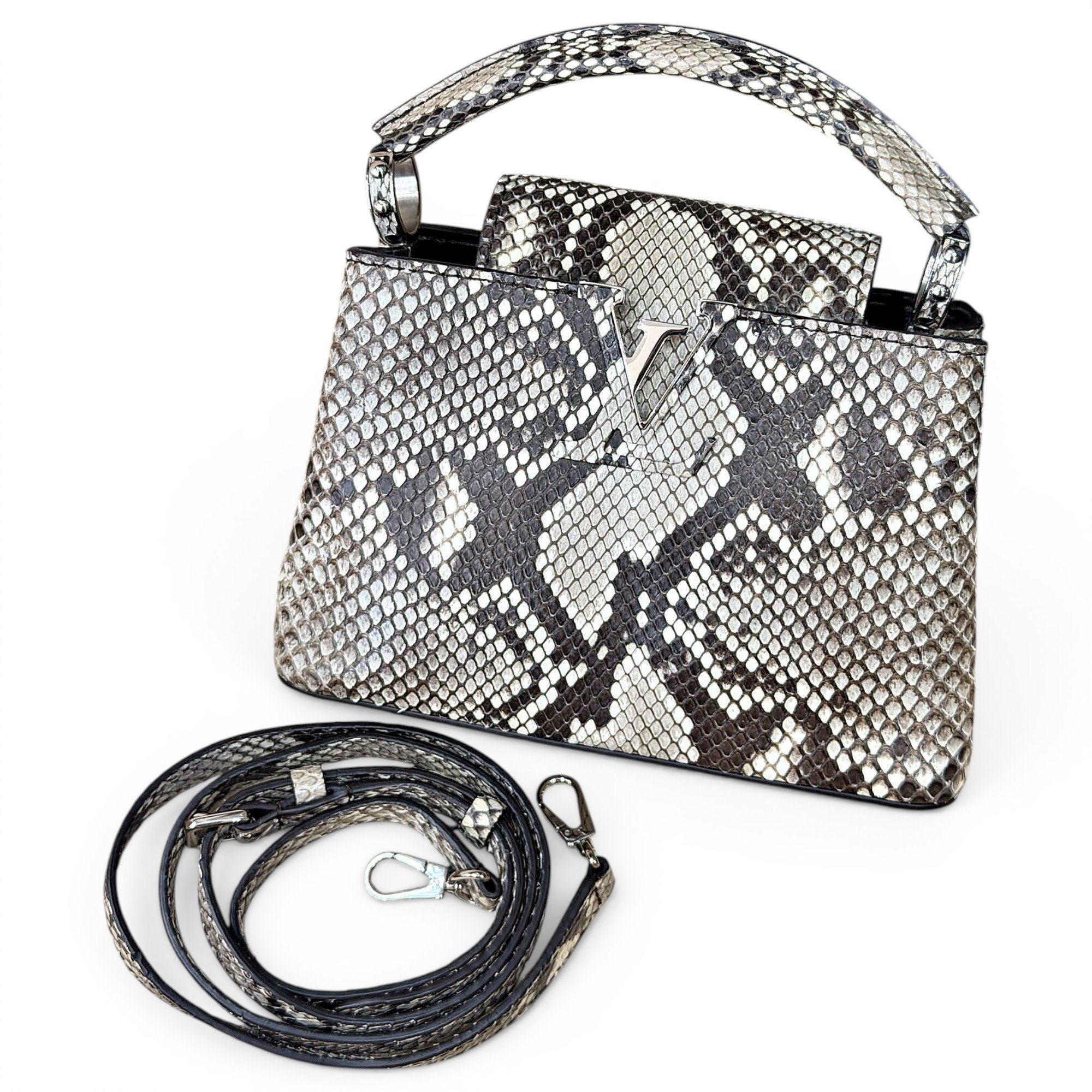Capucines leather handbag