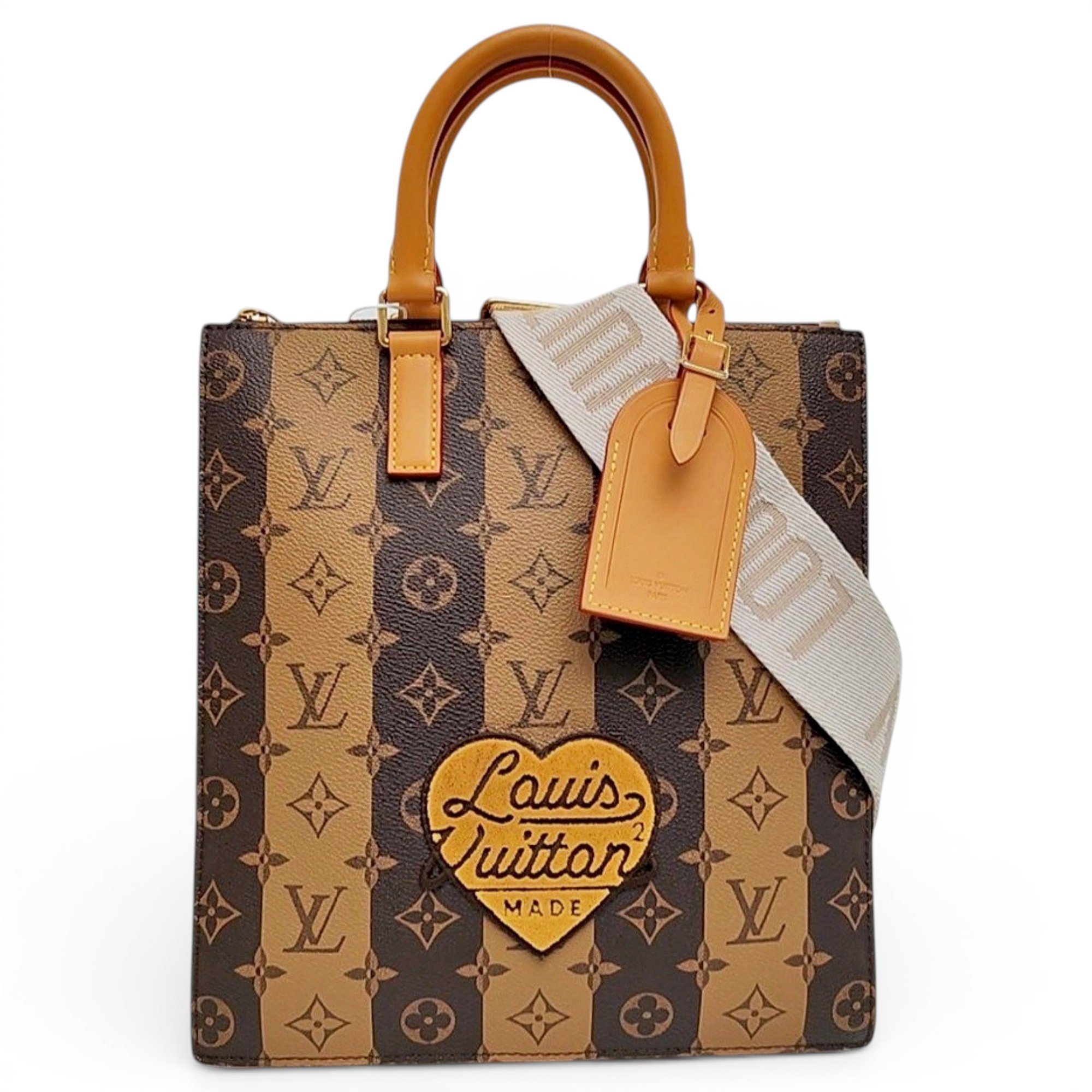 Plat leather handbag