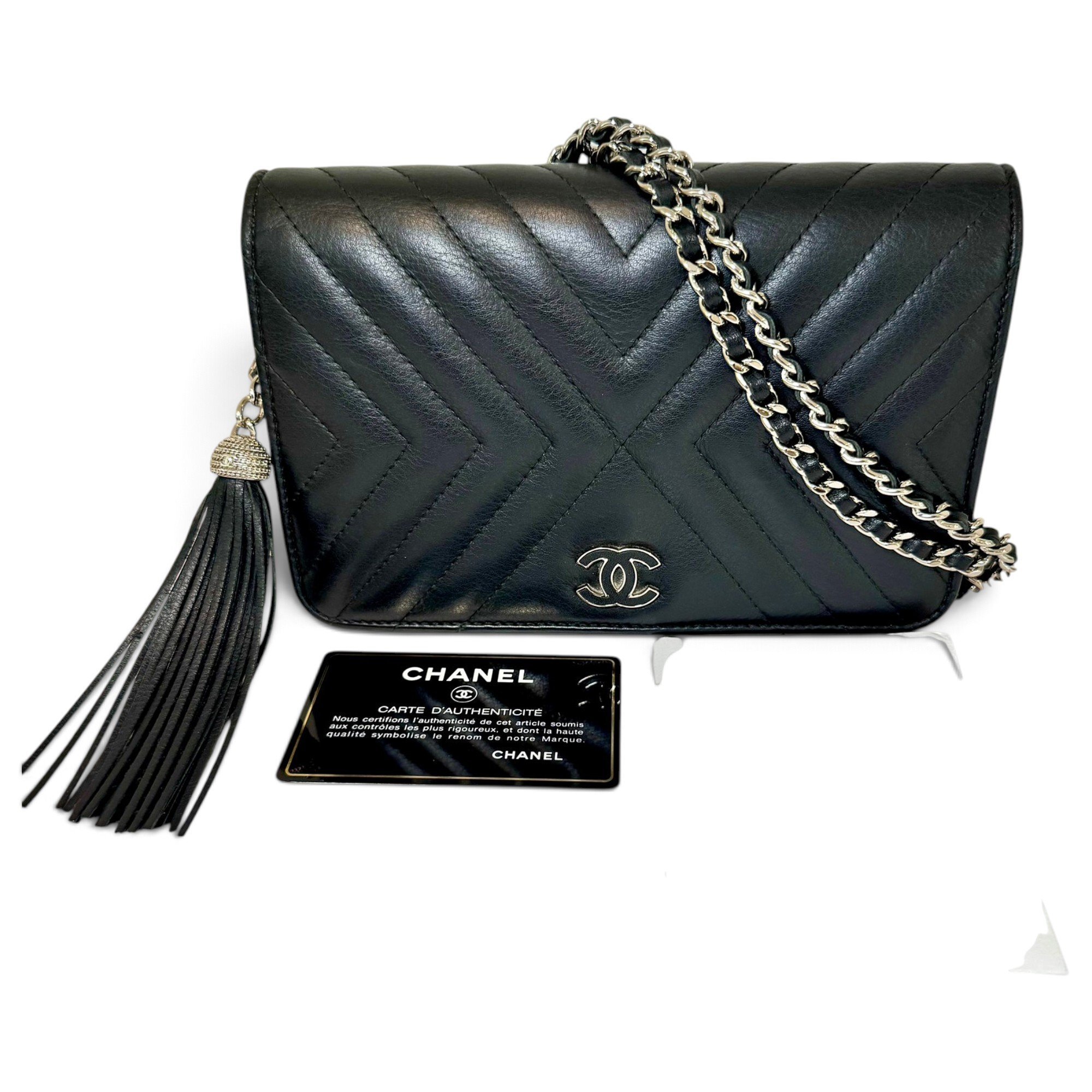 Wallet On Chain leather crossbody bag
