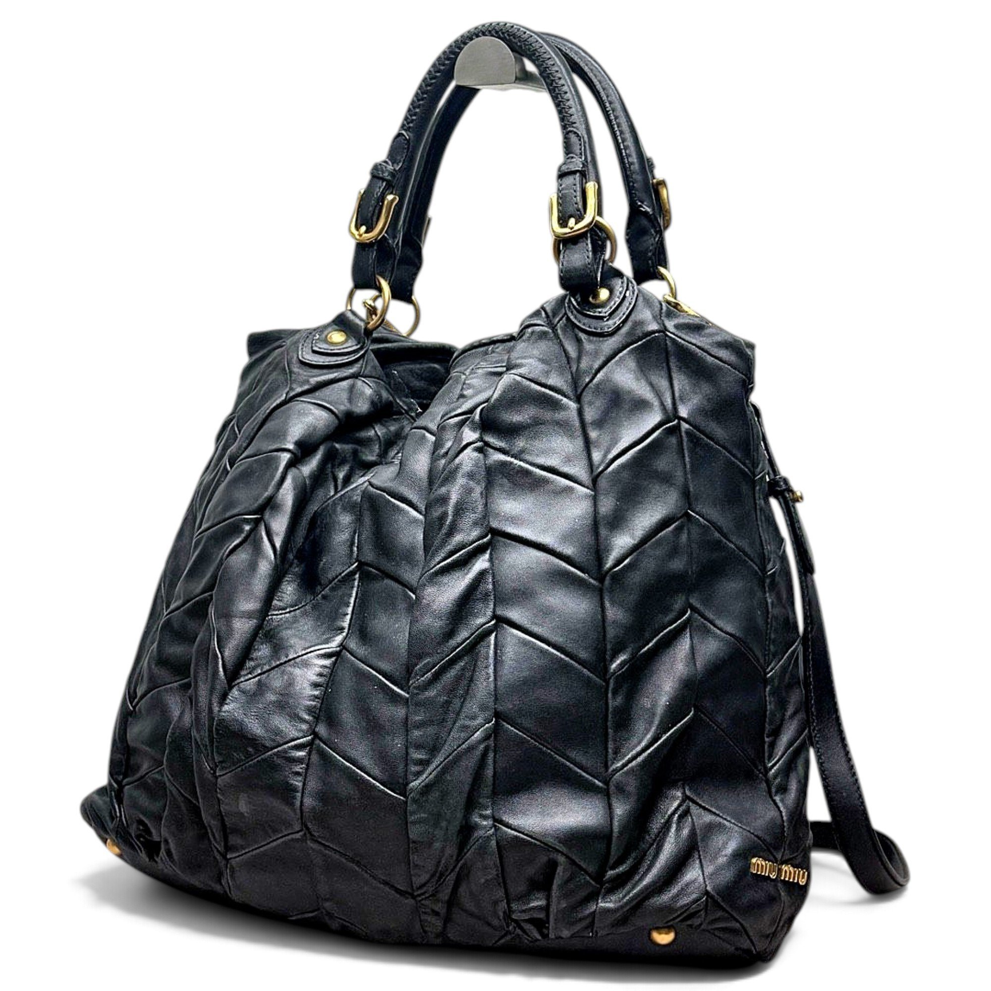 Matelassé leather handbag