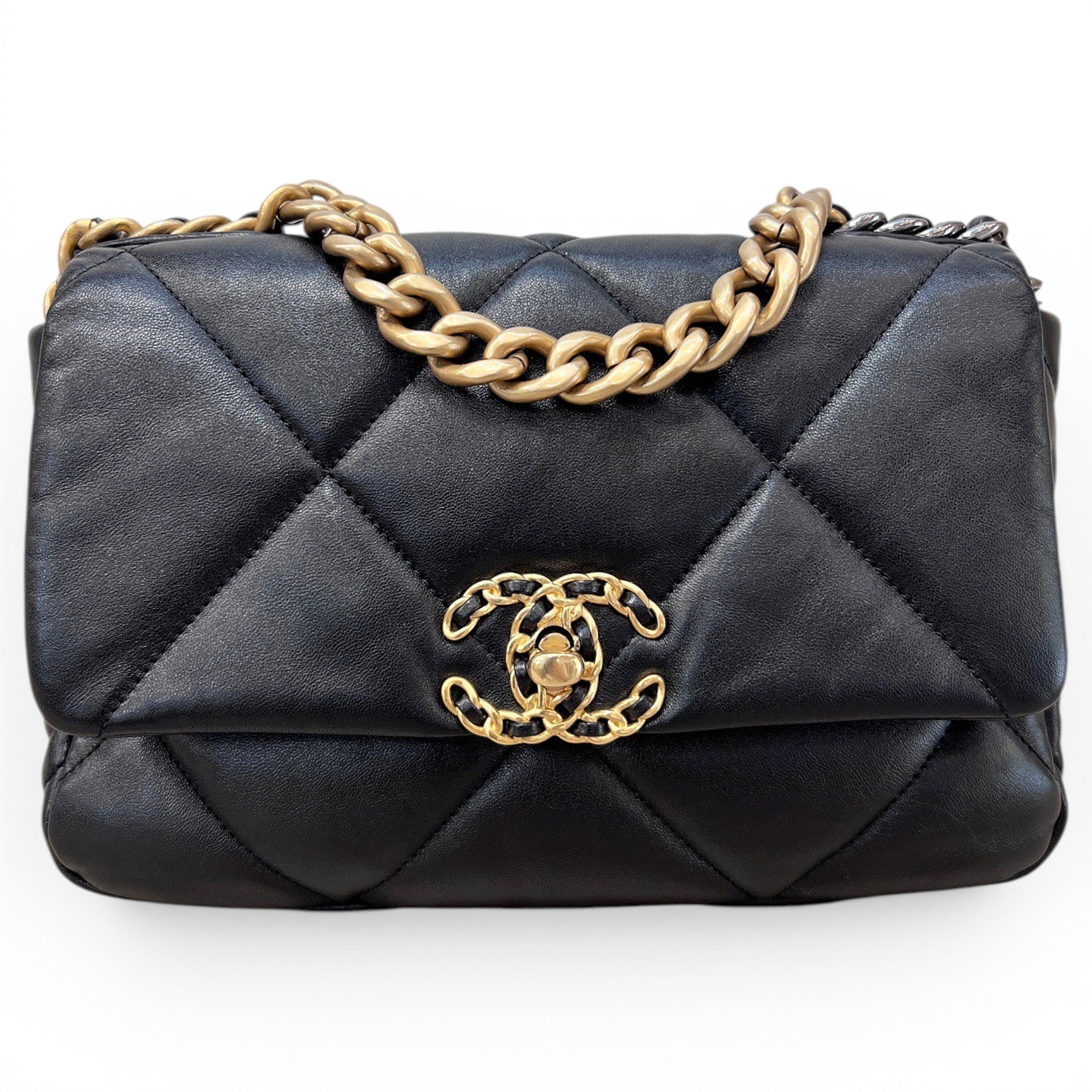 Chanel 19 leather handbag
