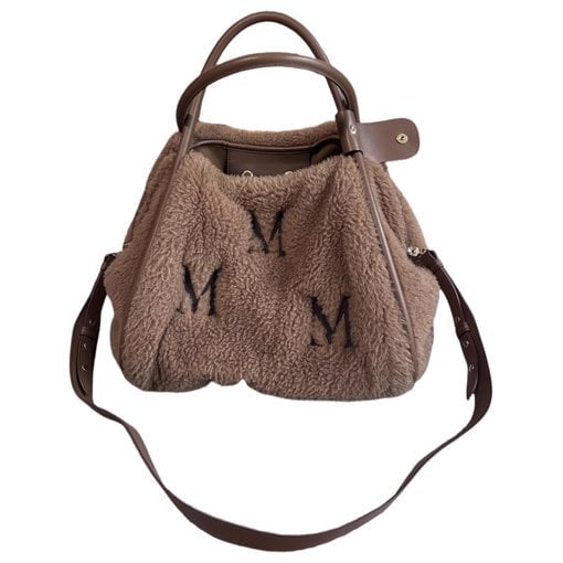 Marine faux fur tote