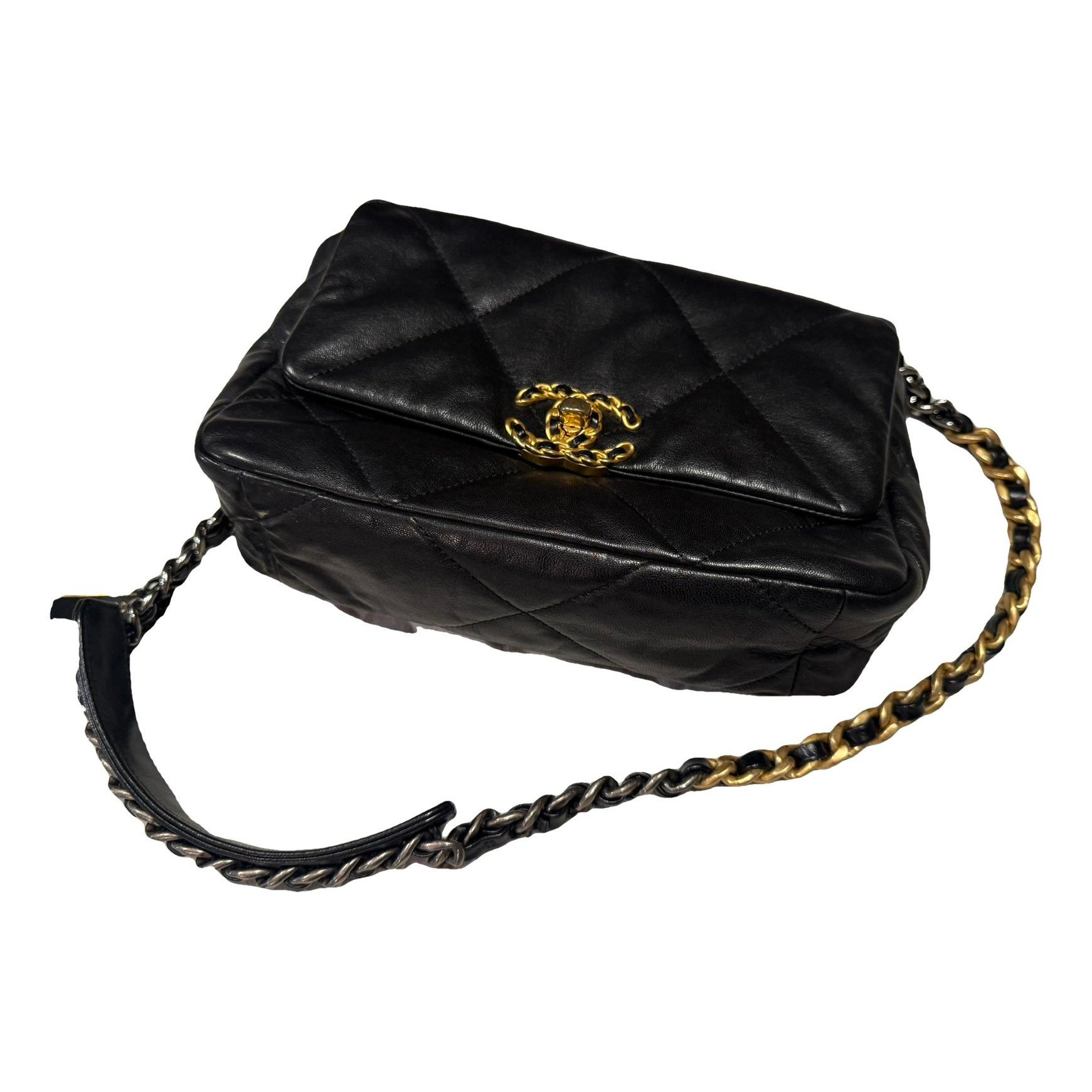 Chanel 19 leather handbag