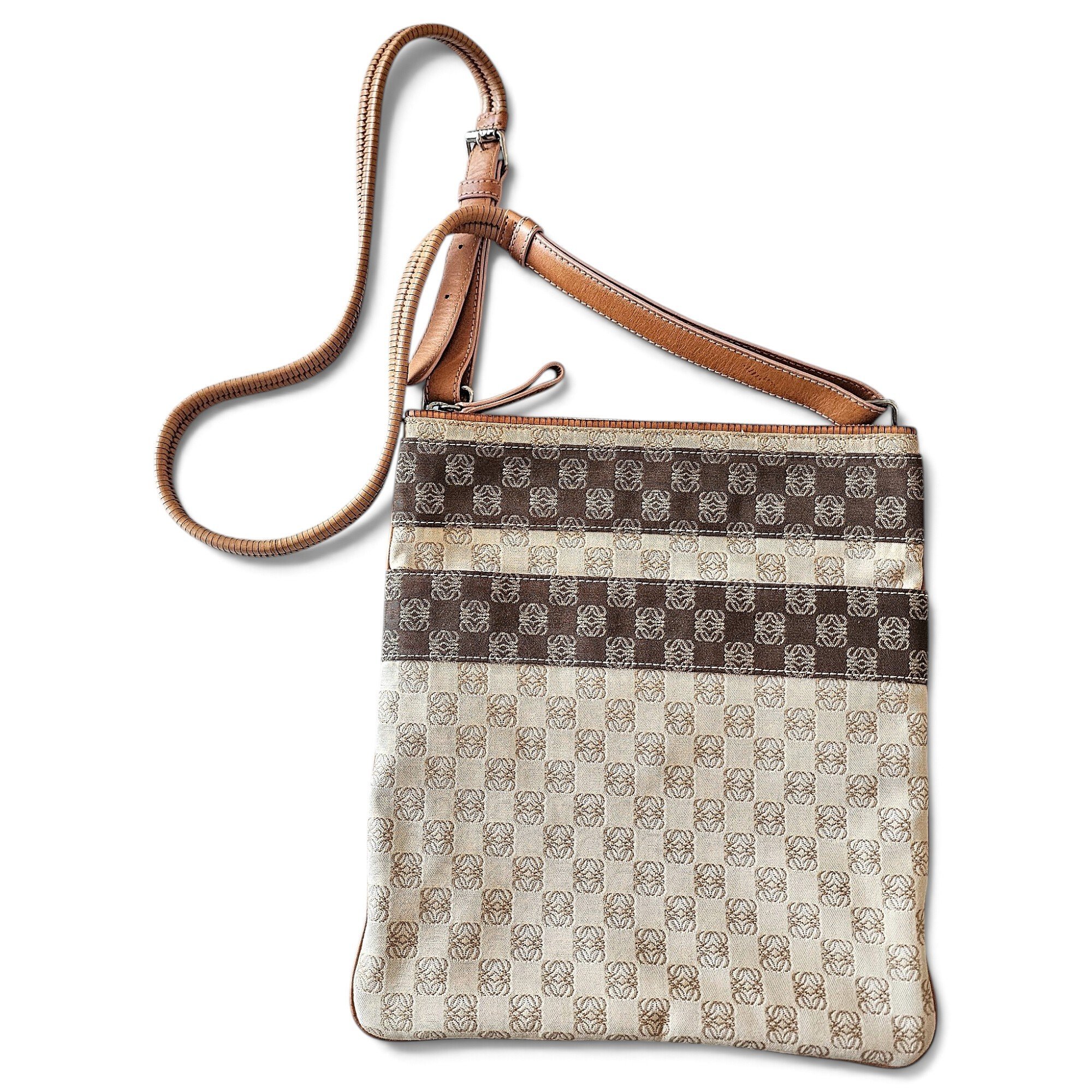 Amazona crossbody bag