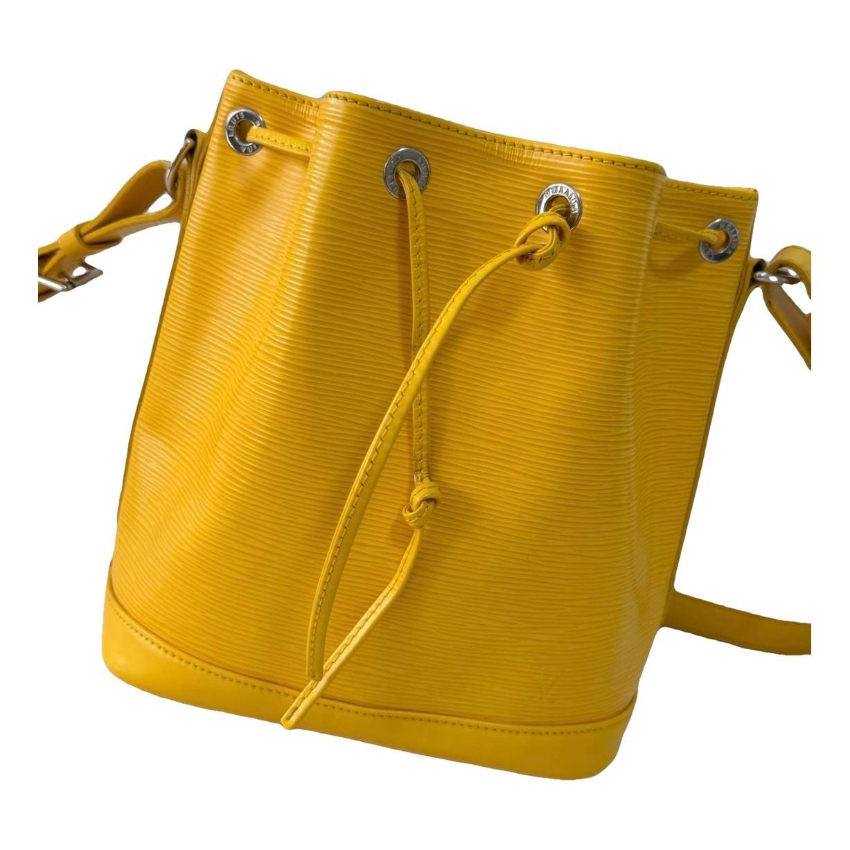 Noé leather handbag