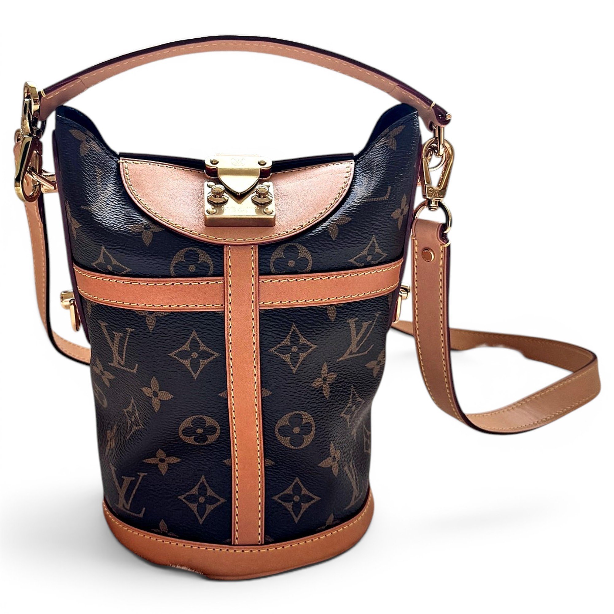 Duffle leather handbag
