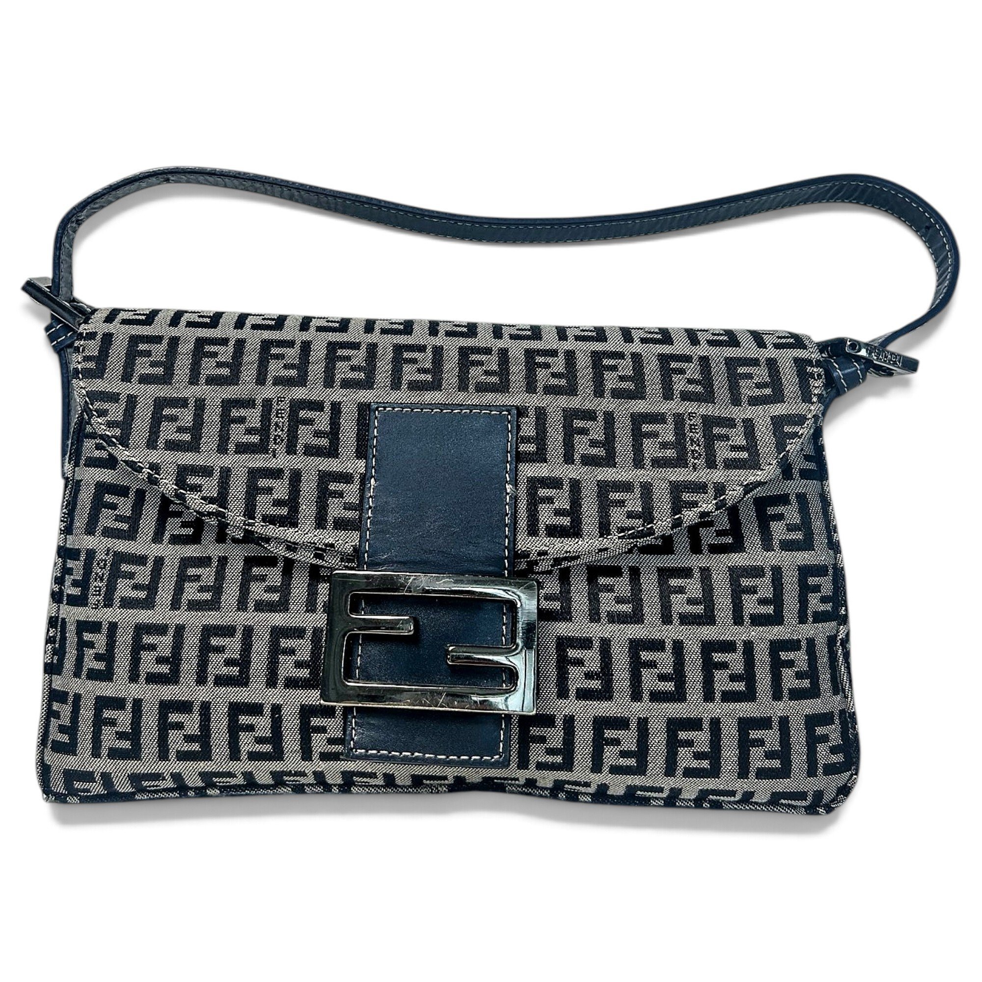 Baguette cloth handbag