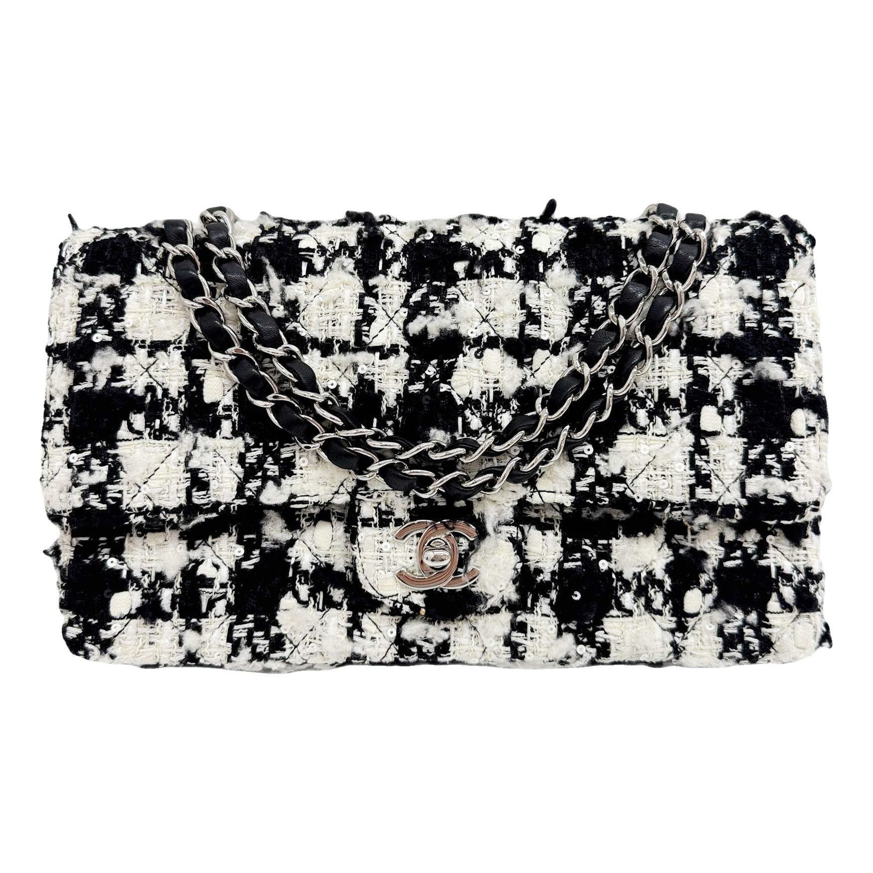Timeless/Classique tweed handbag