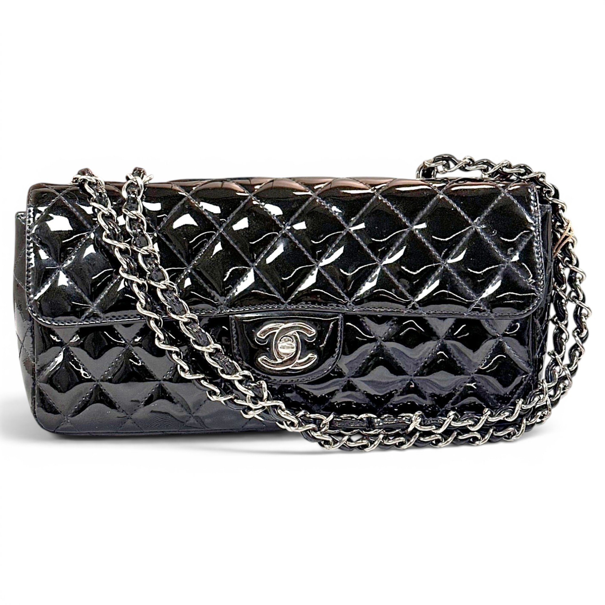 Timeless/Classique patent leather handbag