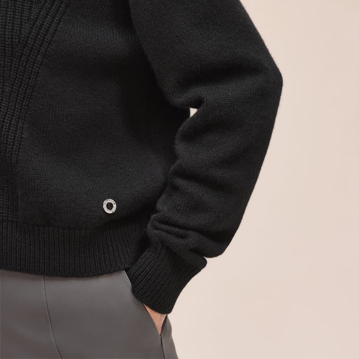 Noir Cashmere Long-sleeve Sweater