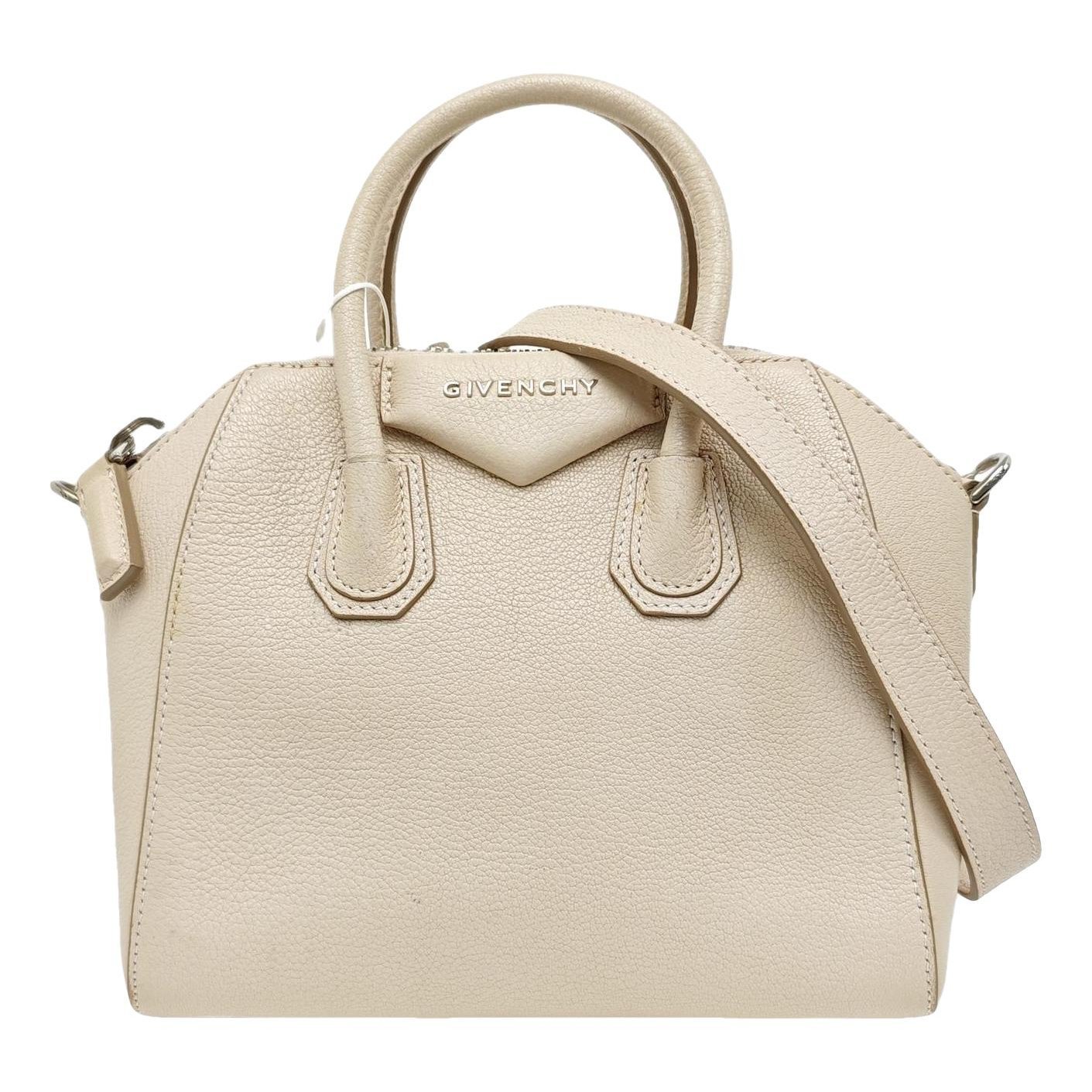 Antigona leather handbag