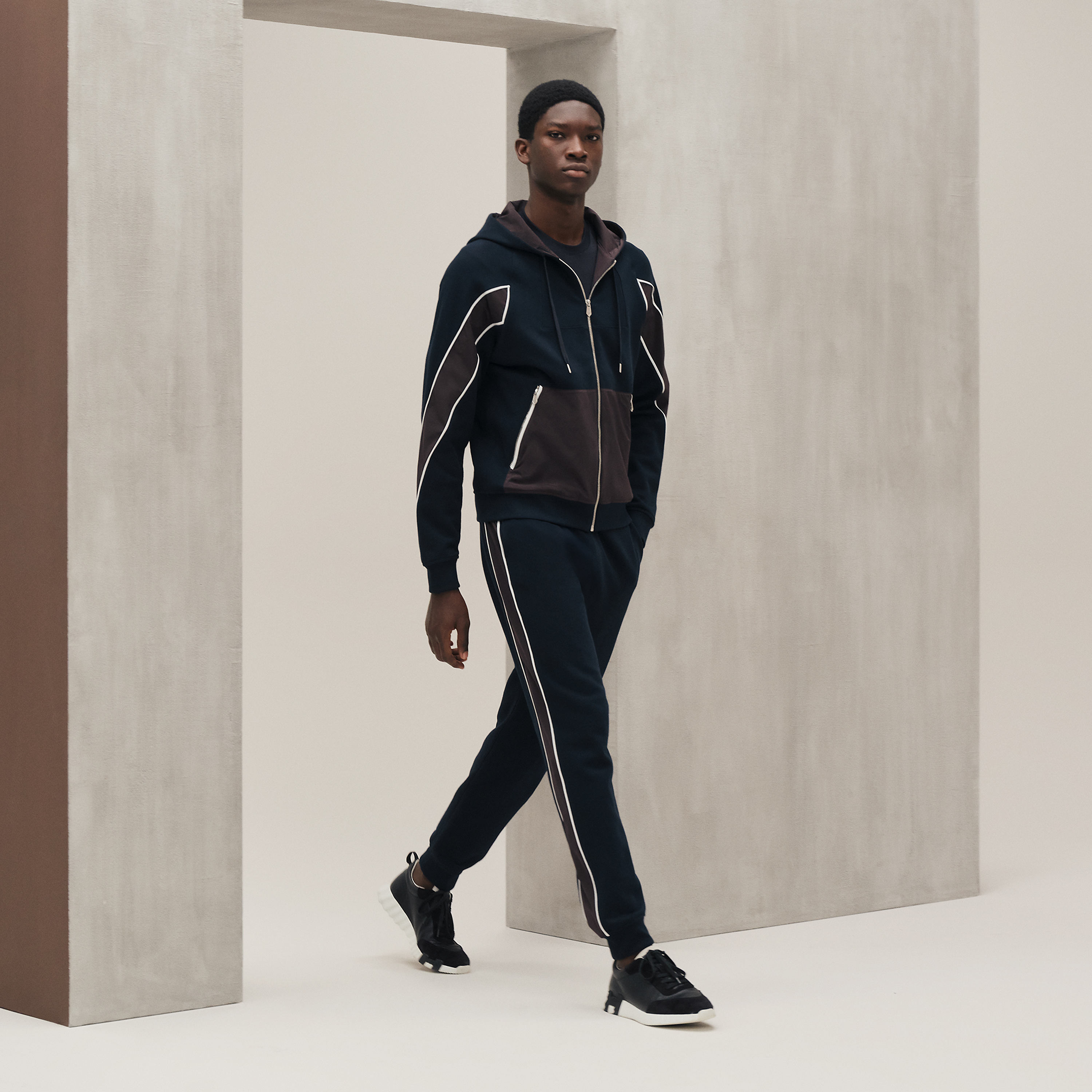 Sport capsule hooded sweater