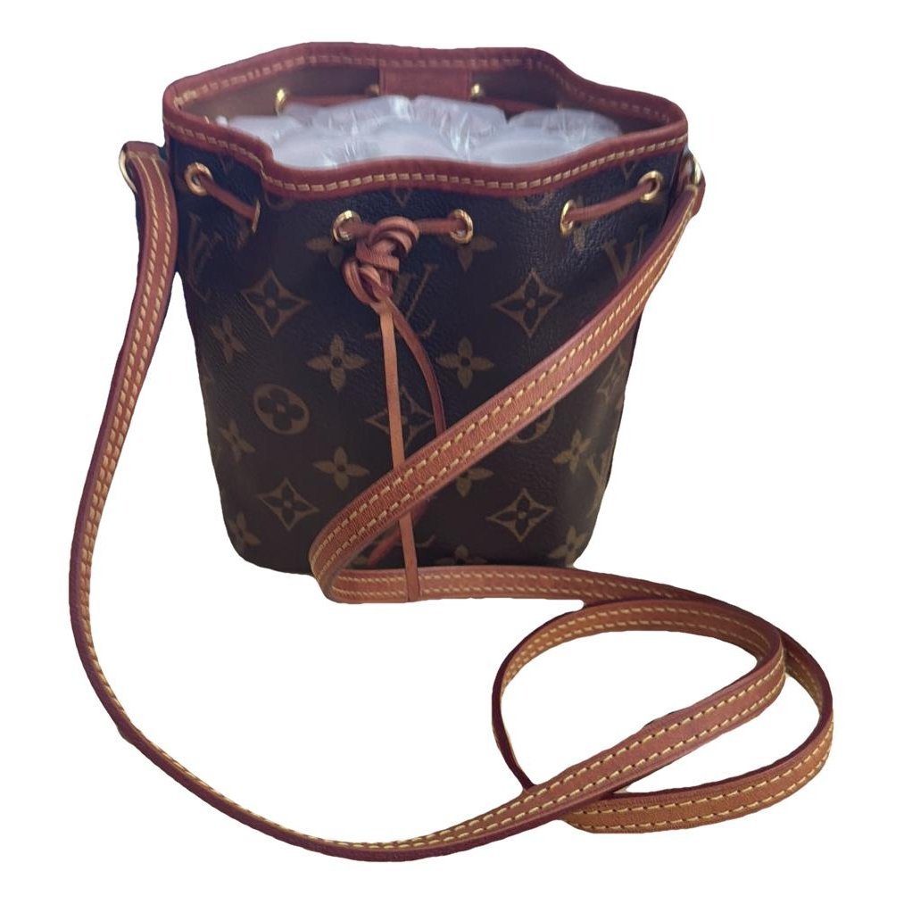 Nano Noé leather crossbody bag