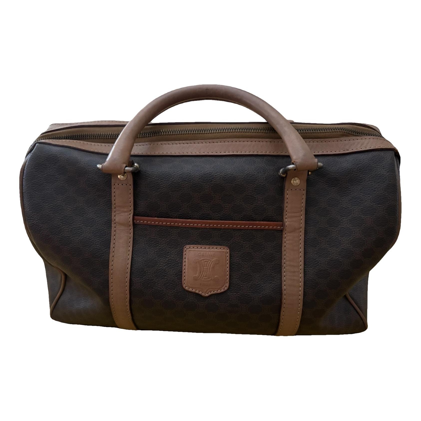Leather travel bag