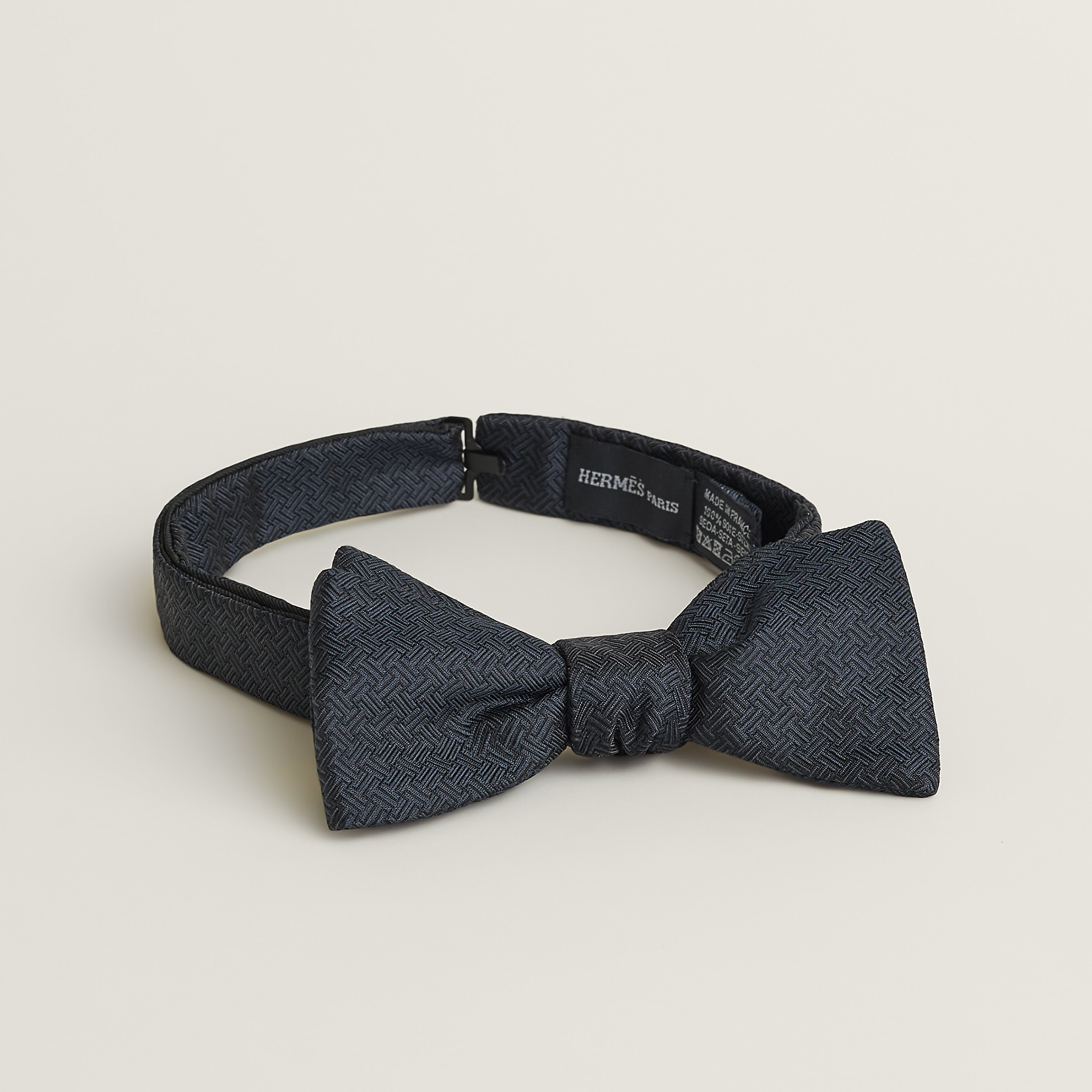 Terre d'H bow tie