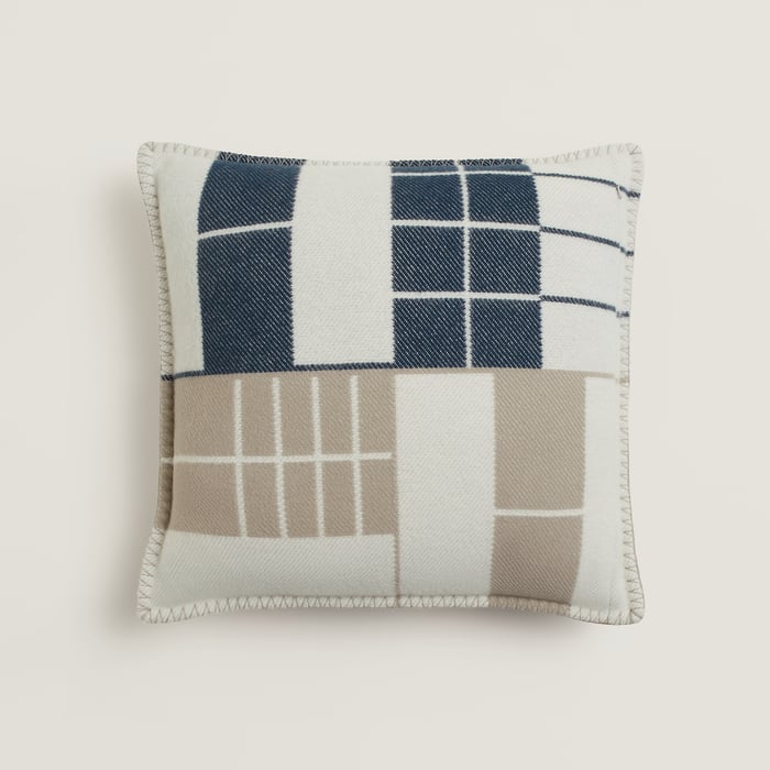 Atelier d'Artiste Pillow
