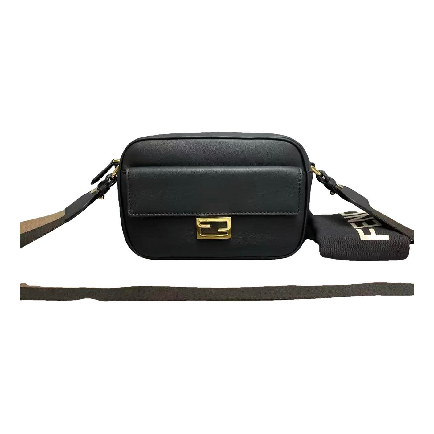 Baguette leather crossbody bag
