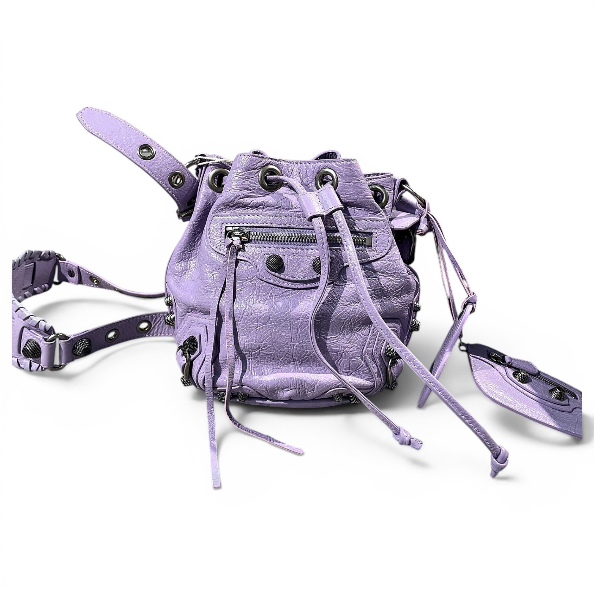 Pompon leather handbag