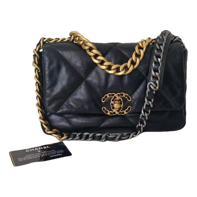 Chanel 19 leather handbag
