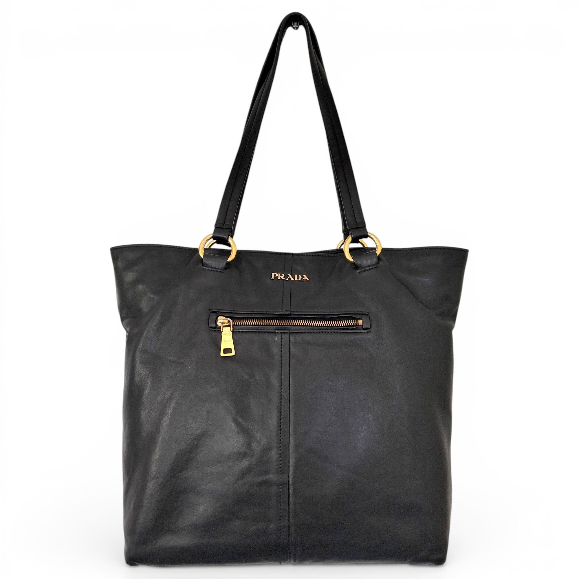 Monochrome leather tote