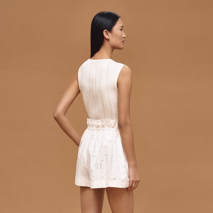 Blanc Cassé Shorts With Embroidered Pouch