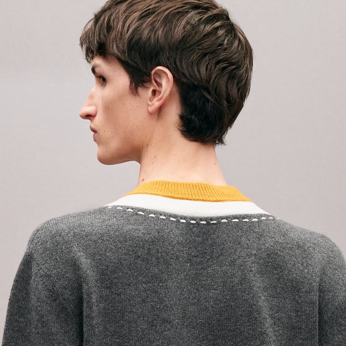 Anthracite "Decoupe Sellier" V-neck Cashmere Sweater