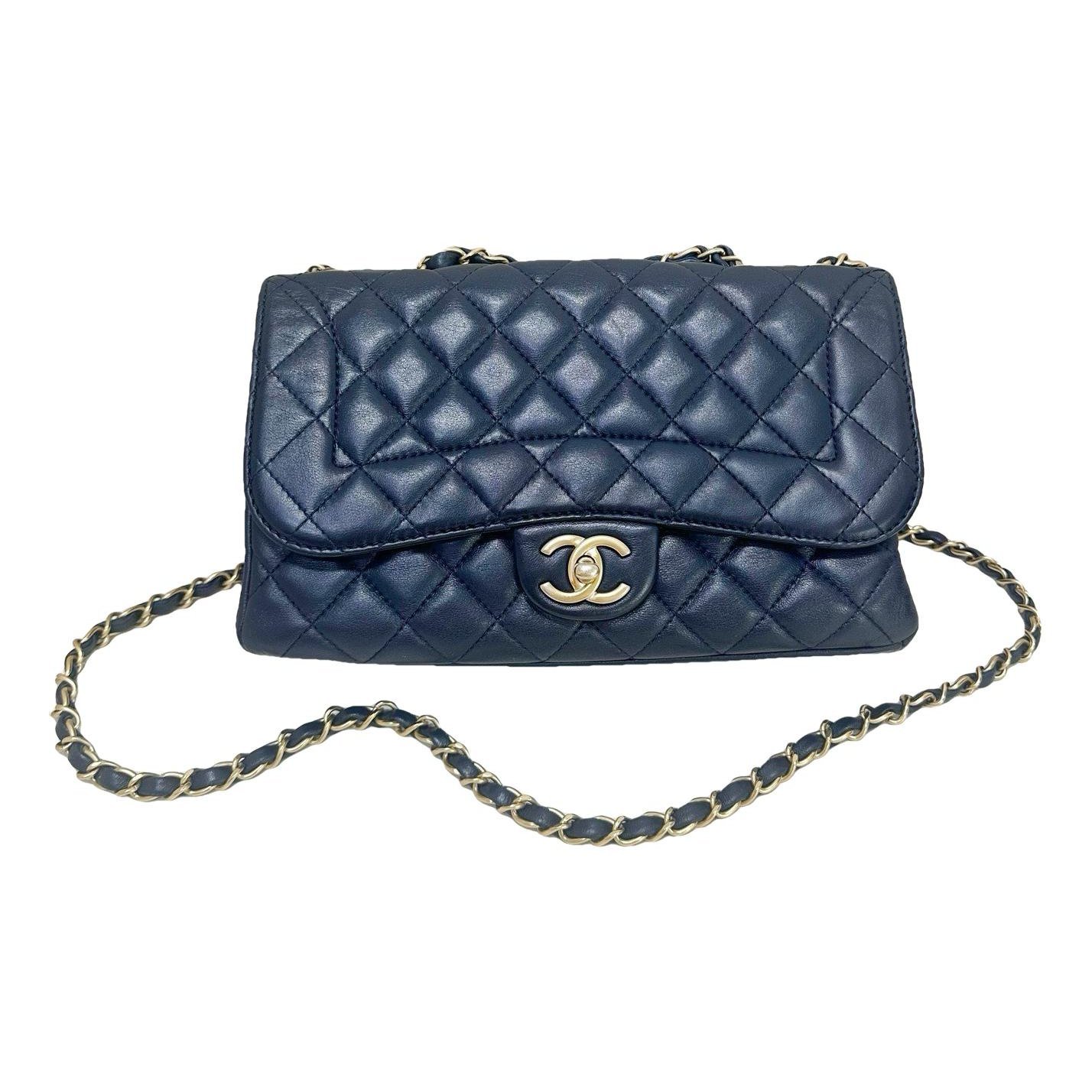 Timeless/Classique leather crossbody bag