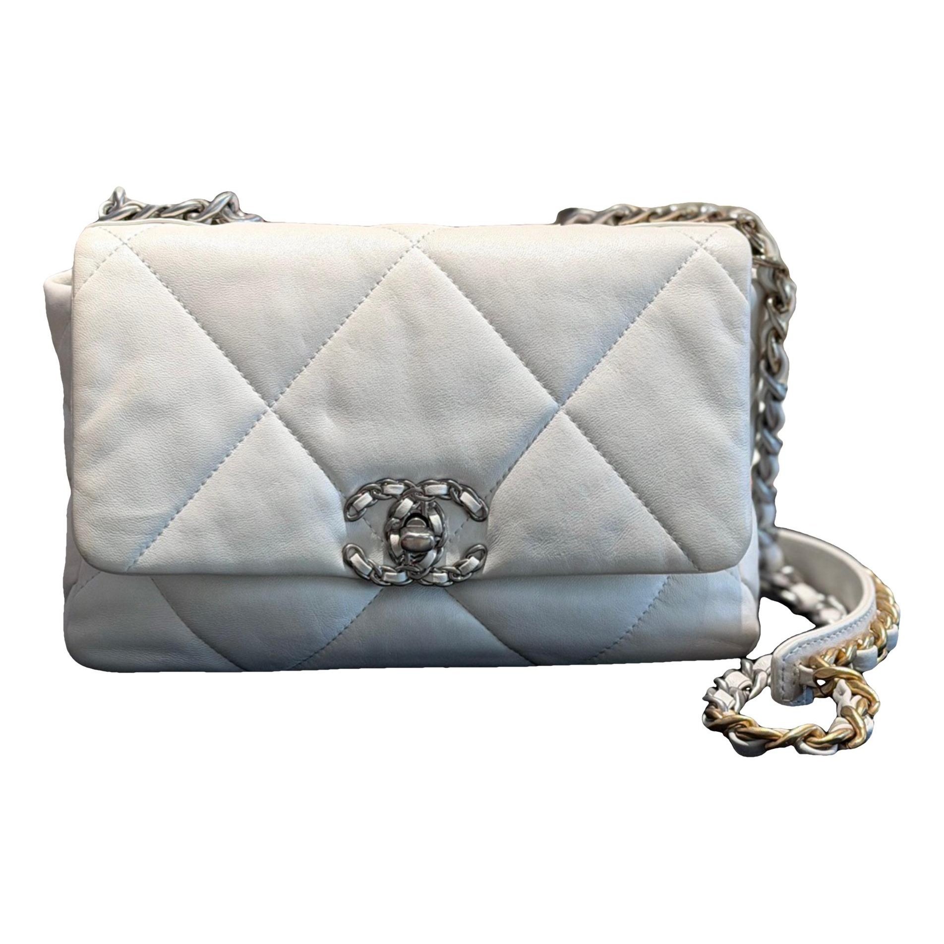 Chanel 19 leather handbag