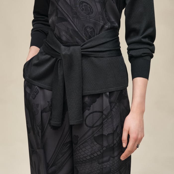 Noir "Soleil De Soie Poudre" Long-sleeve Sweater