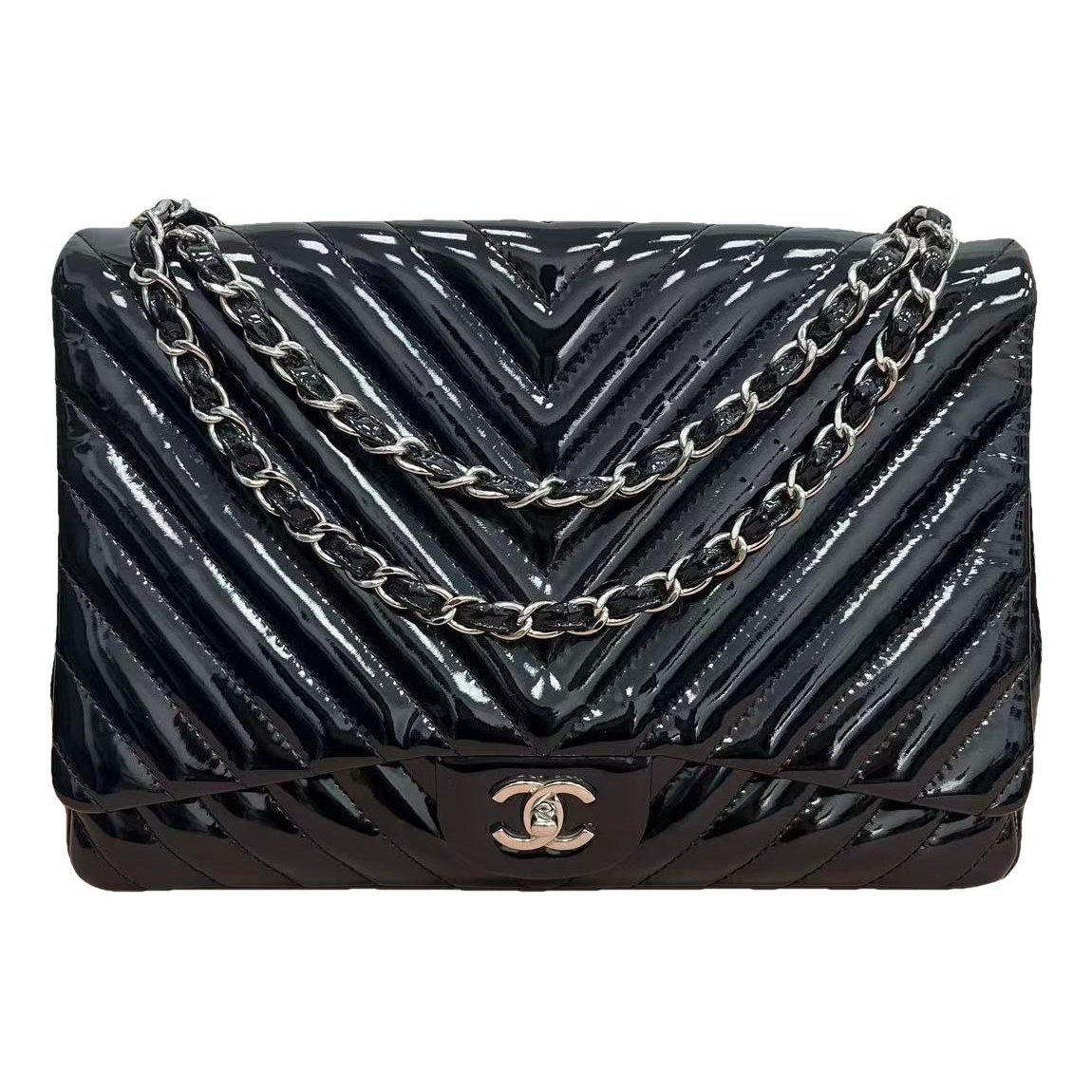 Timeless/Classique patent leather handbag