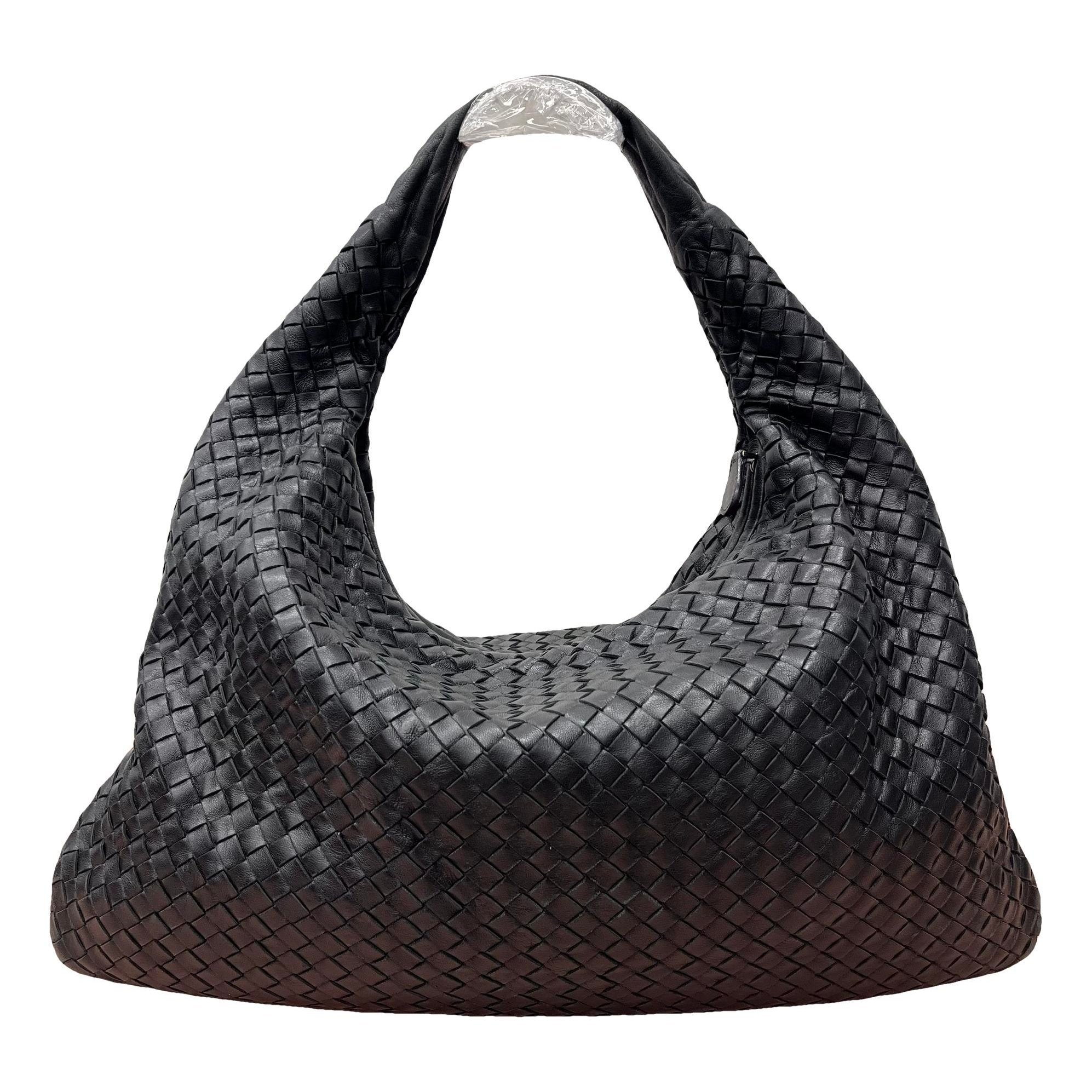 Veneta leather handbag