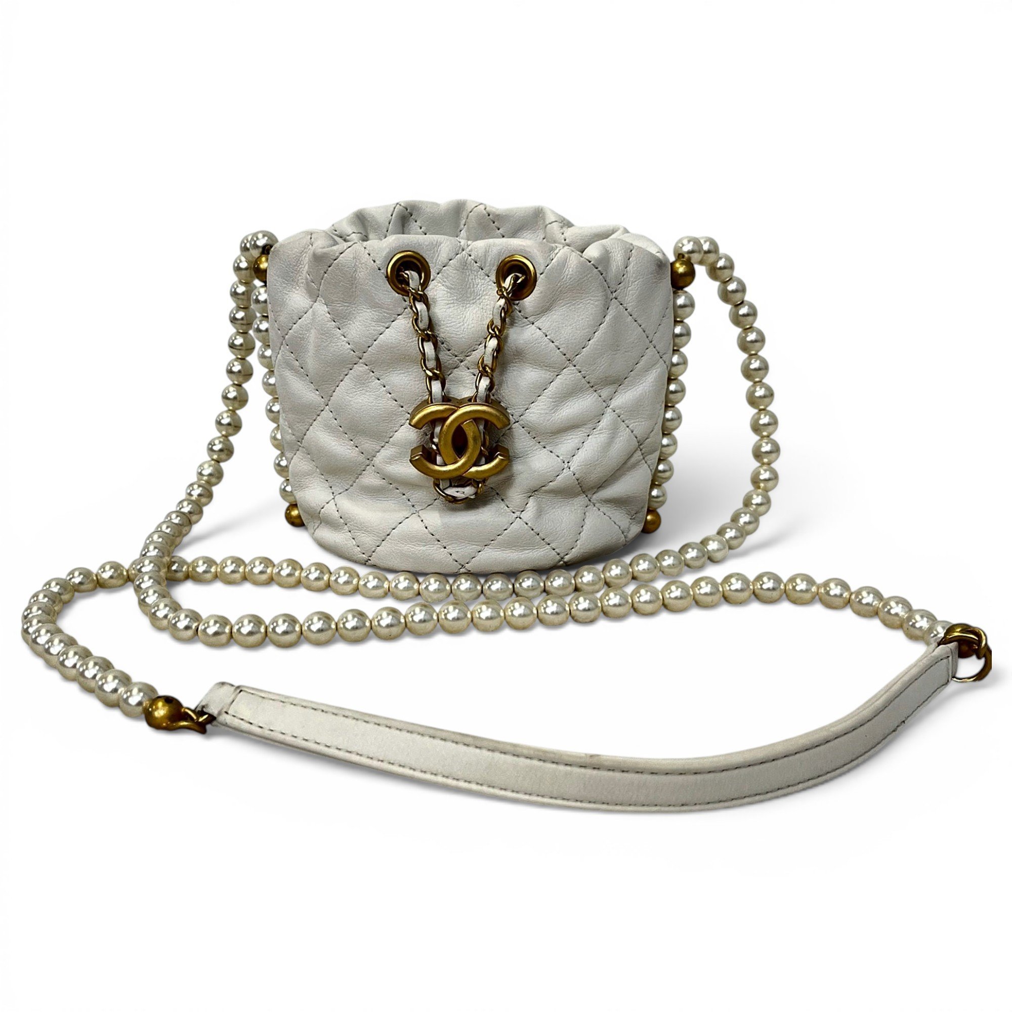 Gabrielle Bucket leather crossbody bag