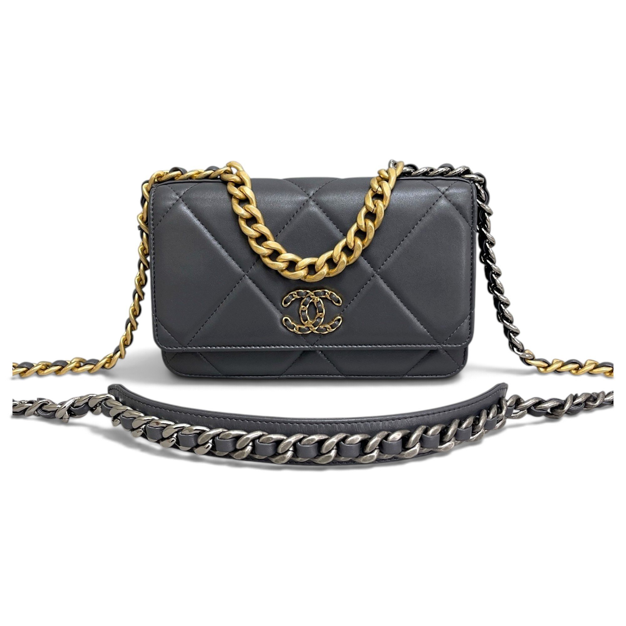 Wallet On Chain Chanel 19 leather handbag