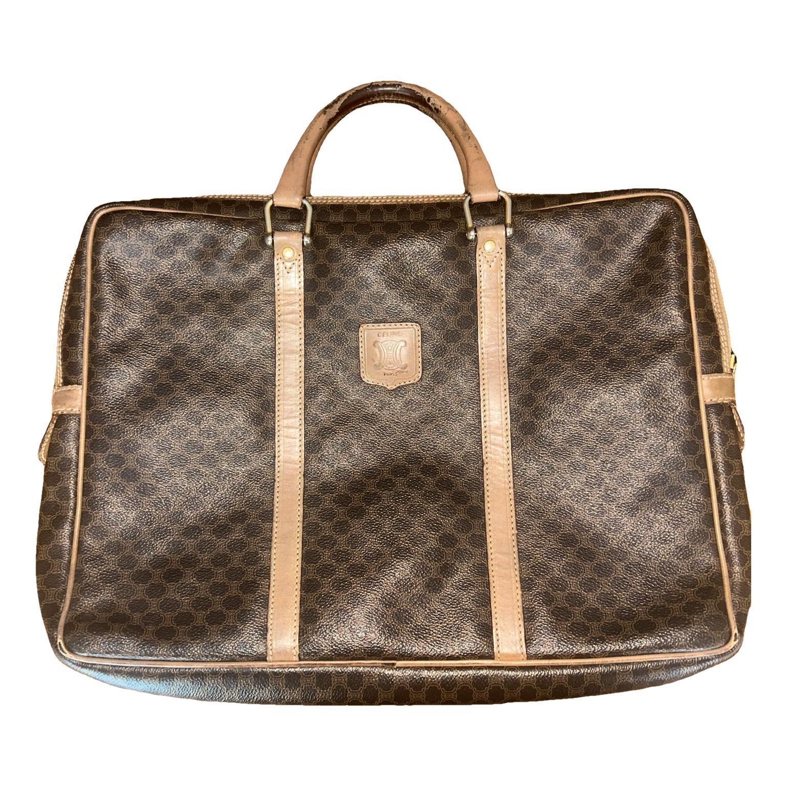 Leather travel bag